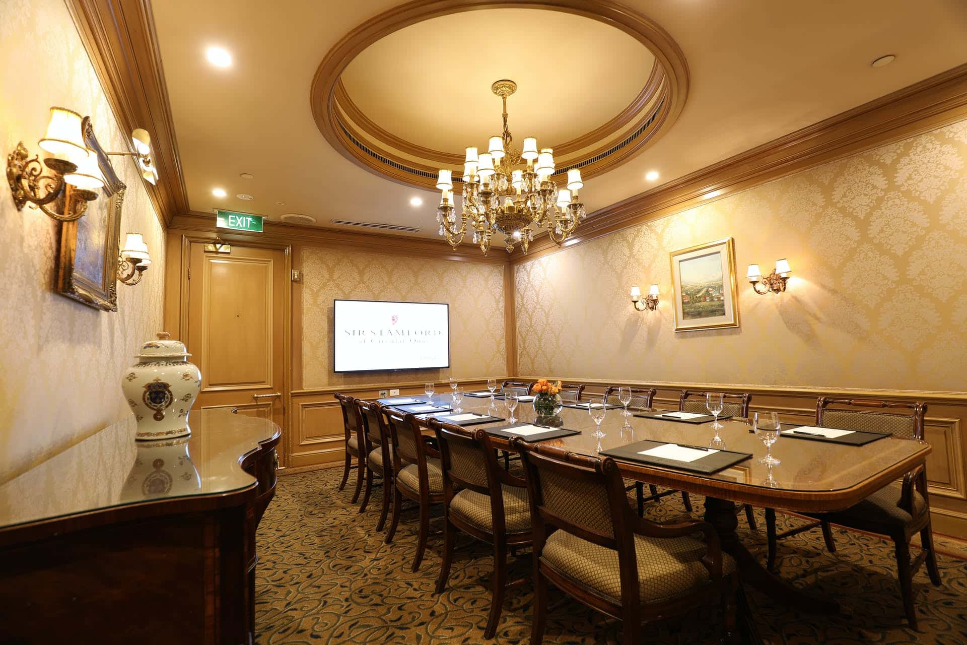 The Governor's Room 0