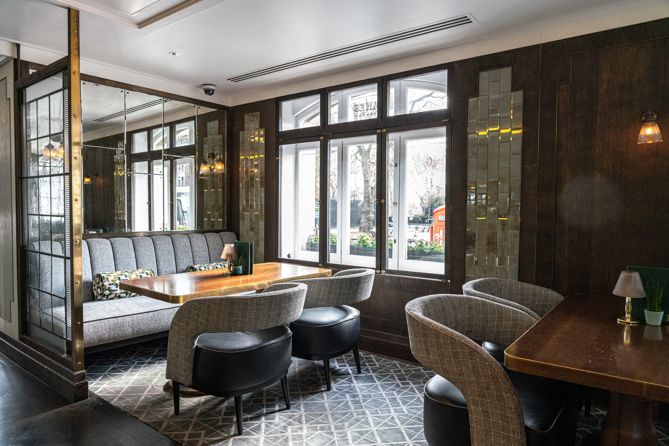 Lanes of London Restaurant 2