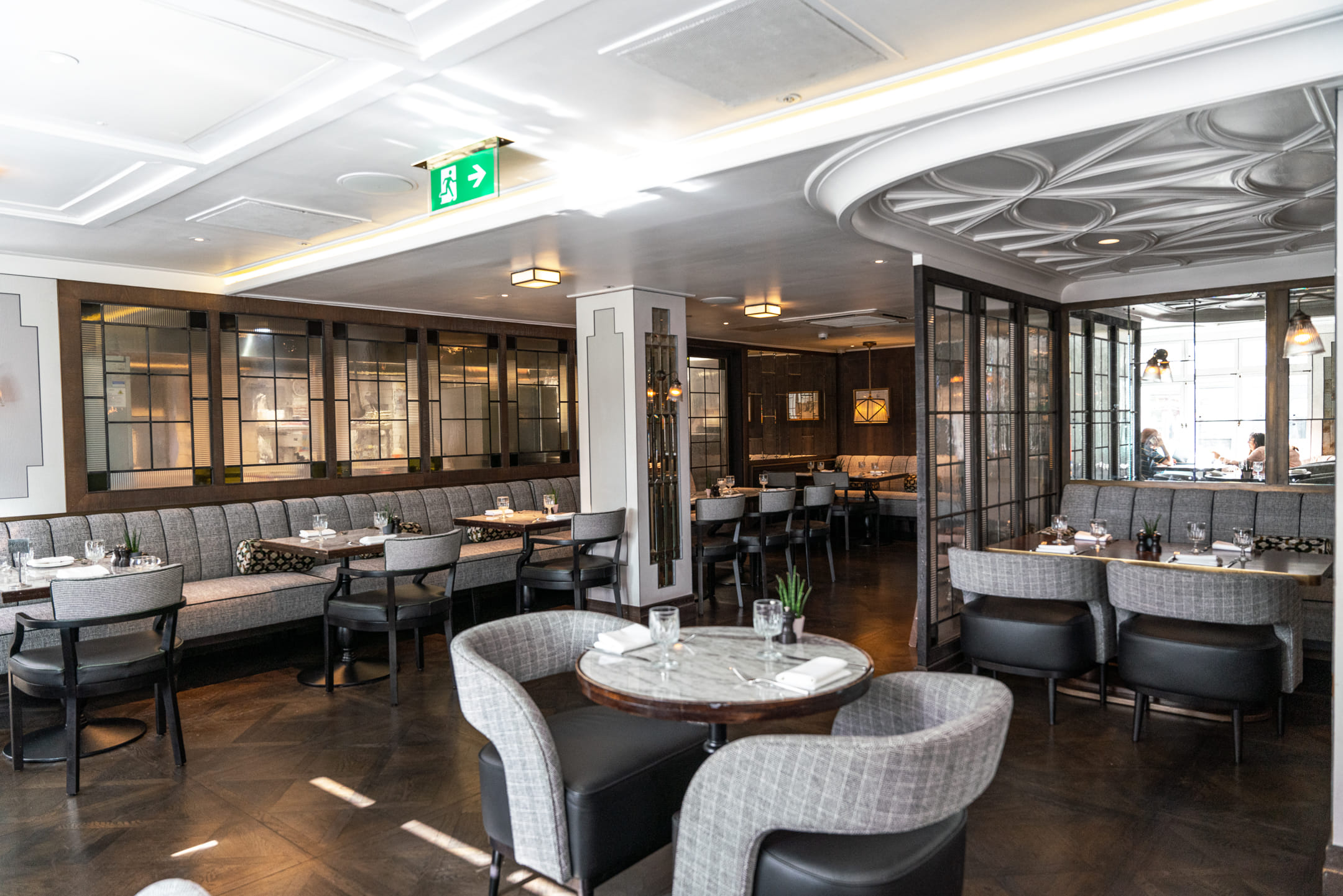 Lanes of London Restaurant 1