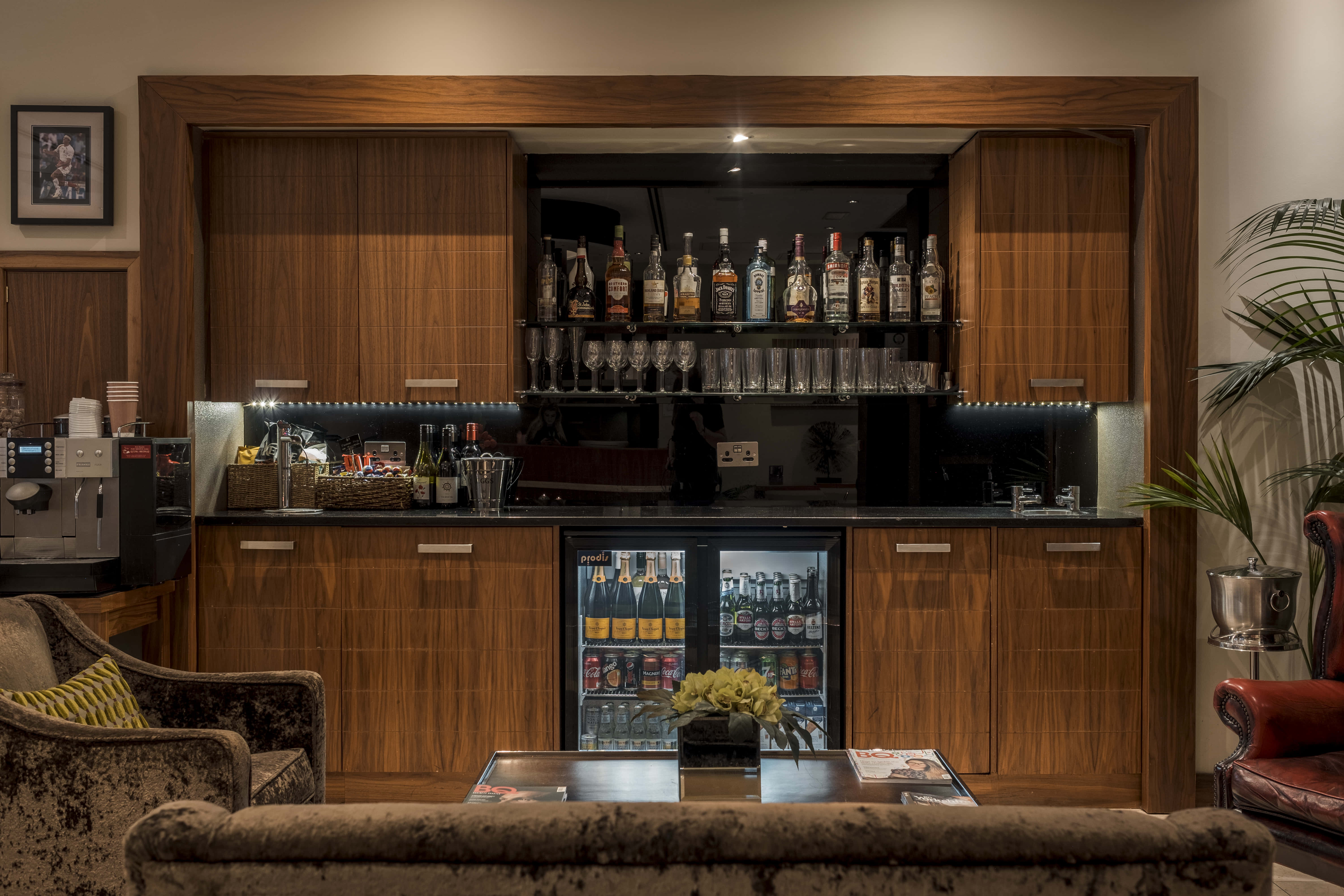 The Reception & Courtyard 1