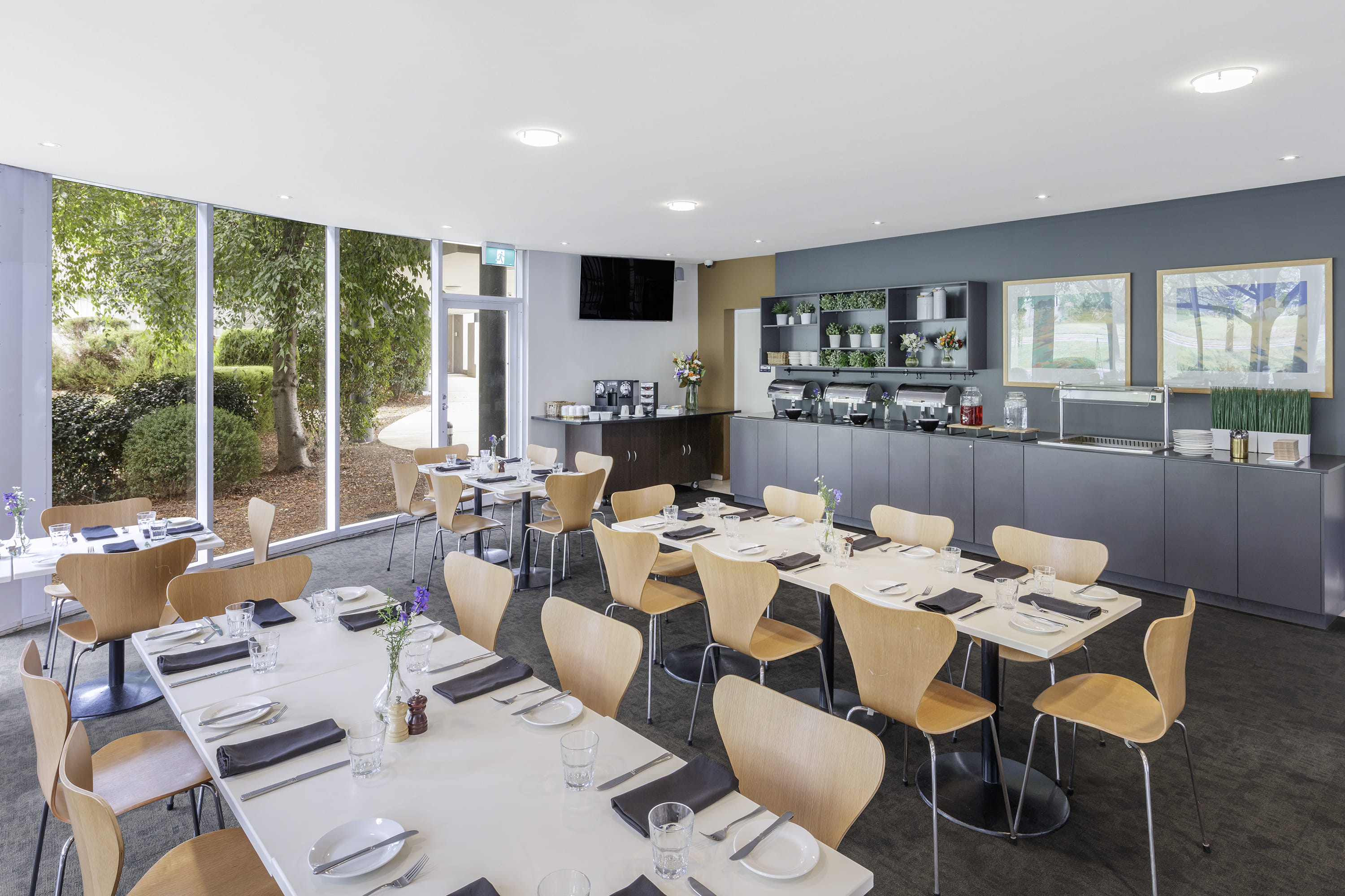 Hotel Bar and Restaurant  3