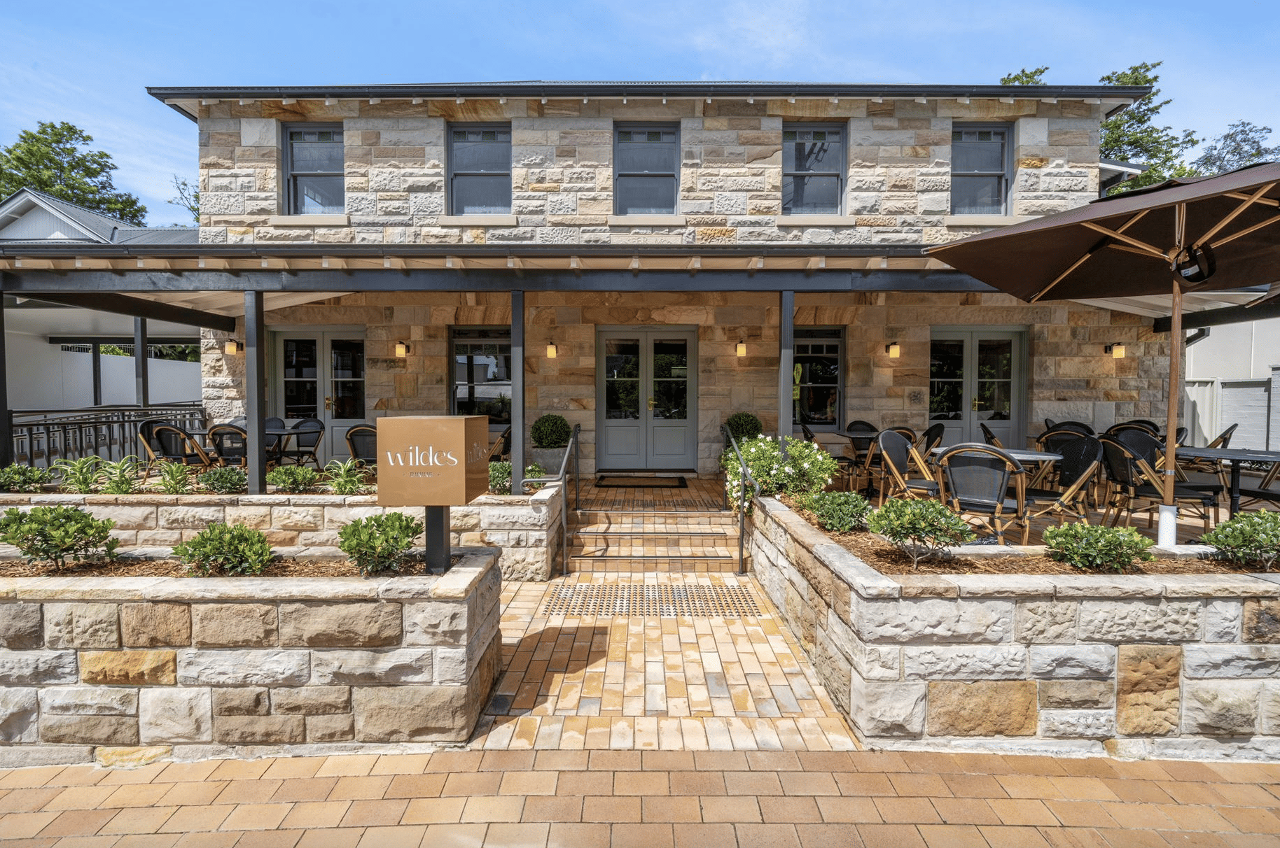 Wildes Dining, Verandah