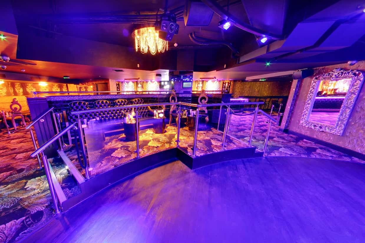 Event Room Curve: Capacity 400 3