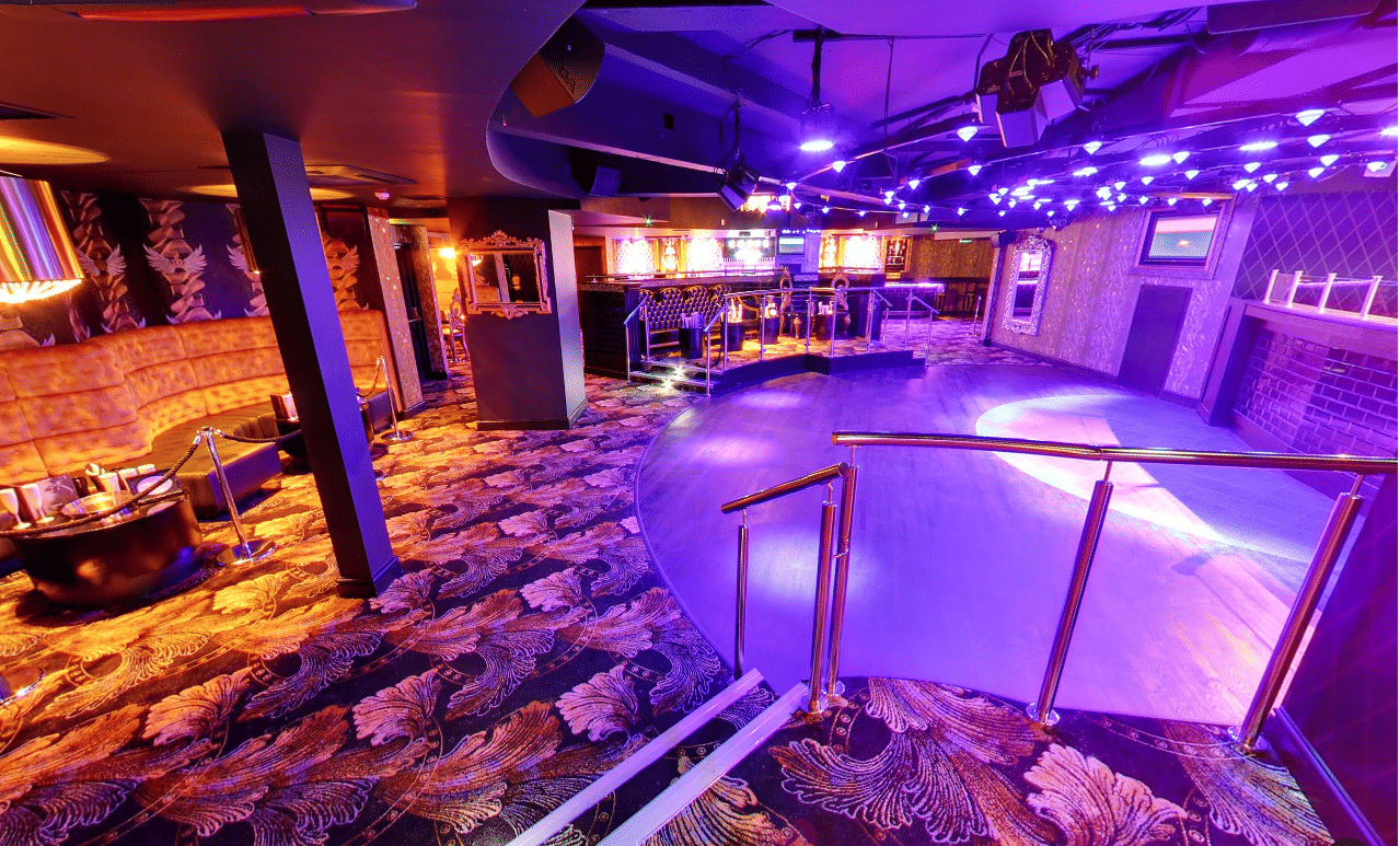 Event Room Curve: Capacity 400 2