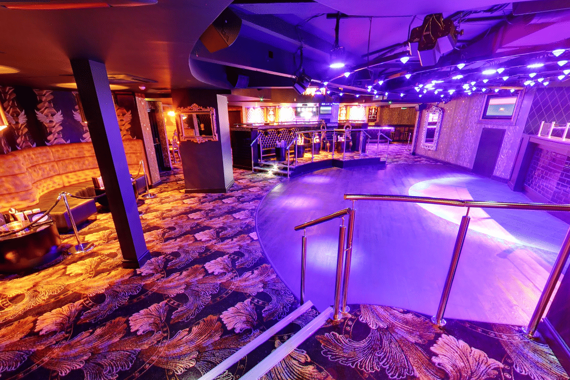 Event Room Curve: Capacity 400 2