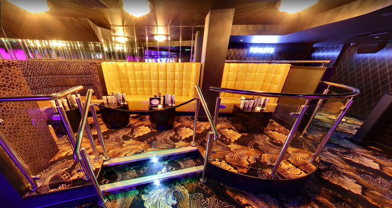 Event Room Curve: Capacity 400 5