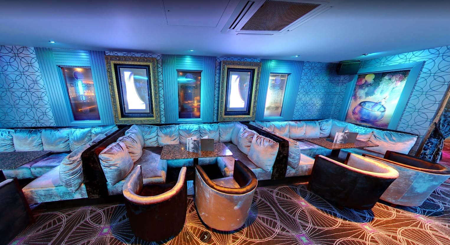 Lounge & Bar: Capacity 60 7