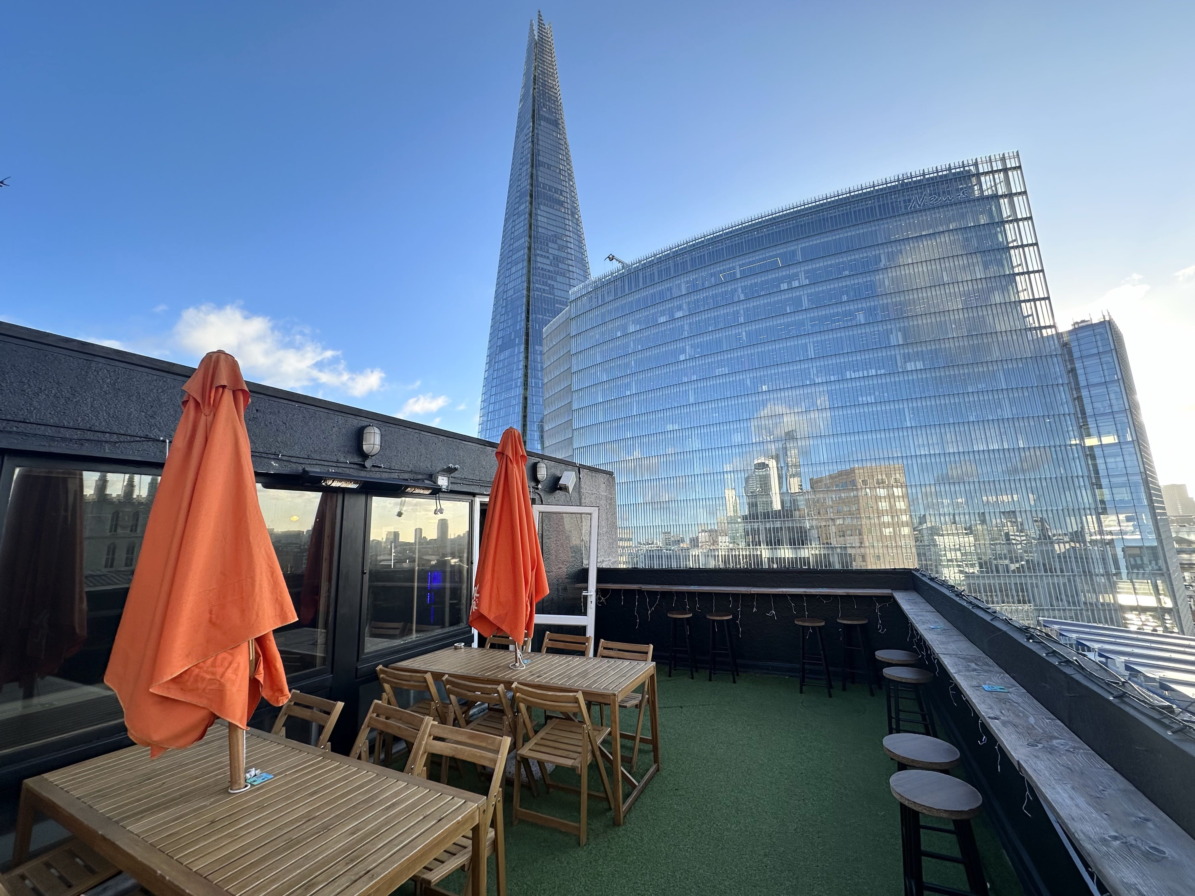 LONDON BRIDGE ROOFTOP- PRIVATE ROOM WITH BALCONY 1