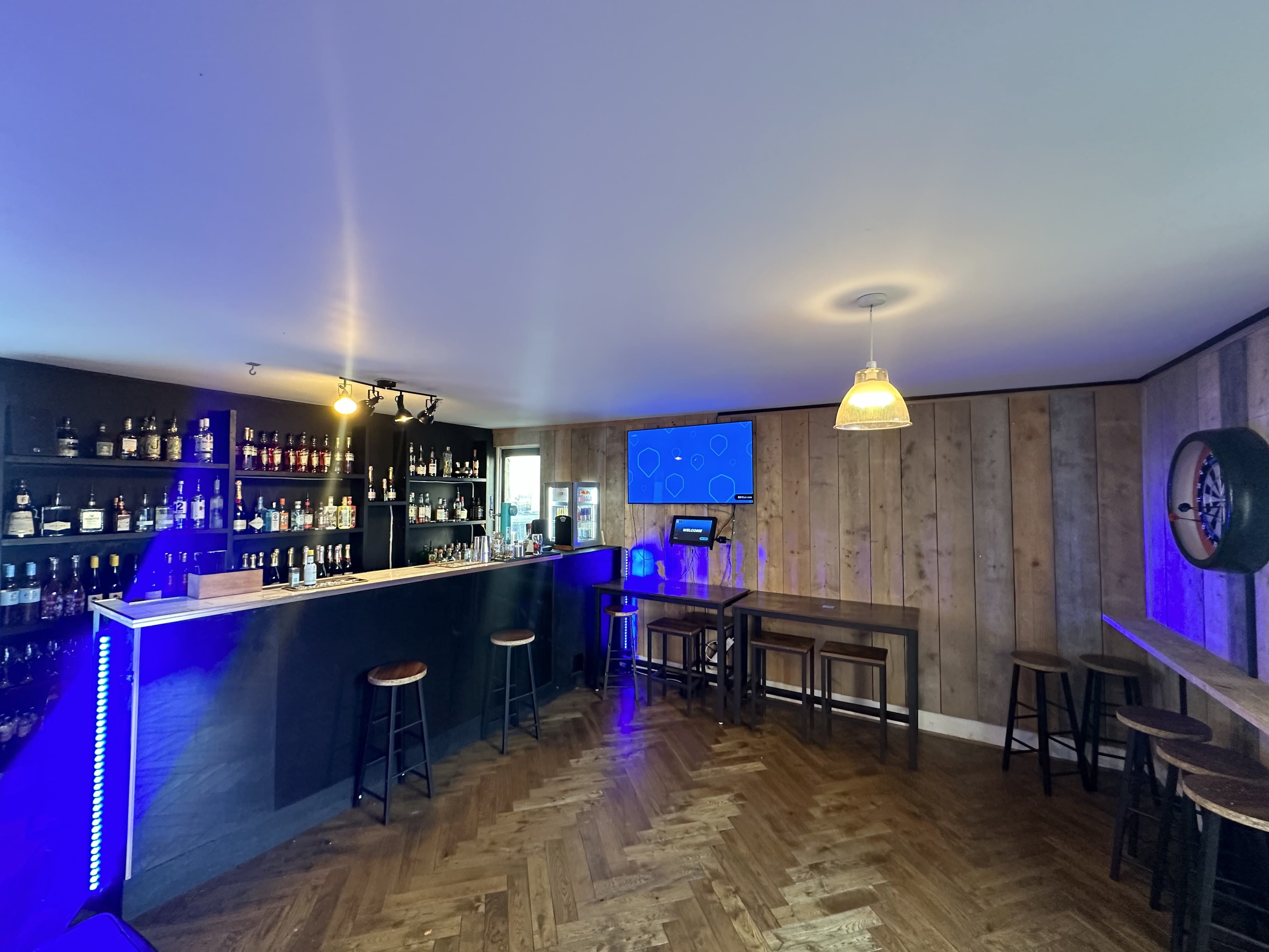 LONDON BRIDGE ROOFTOP- PRIVATE ROOM WITH BALCONY 5