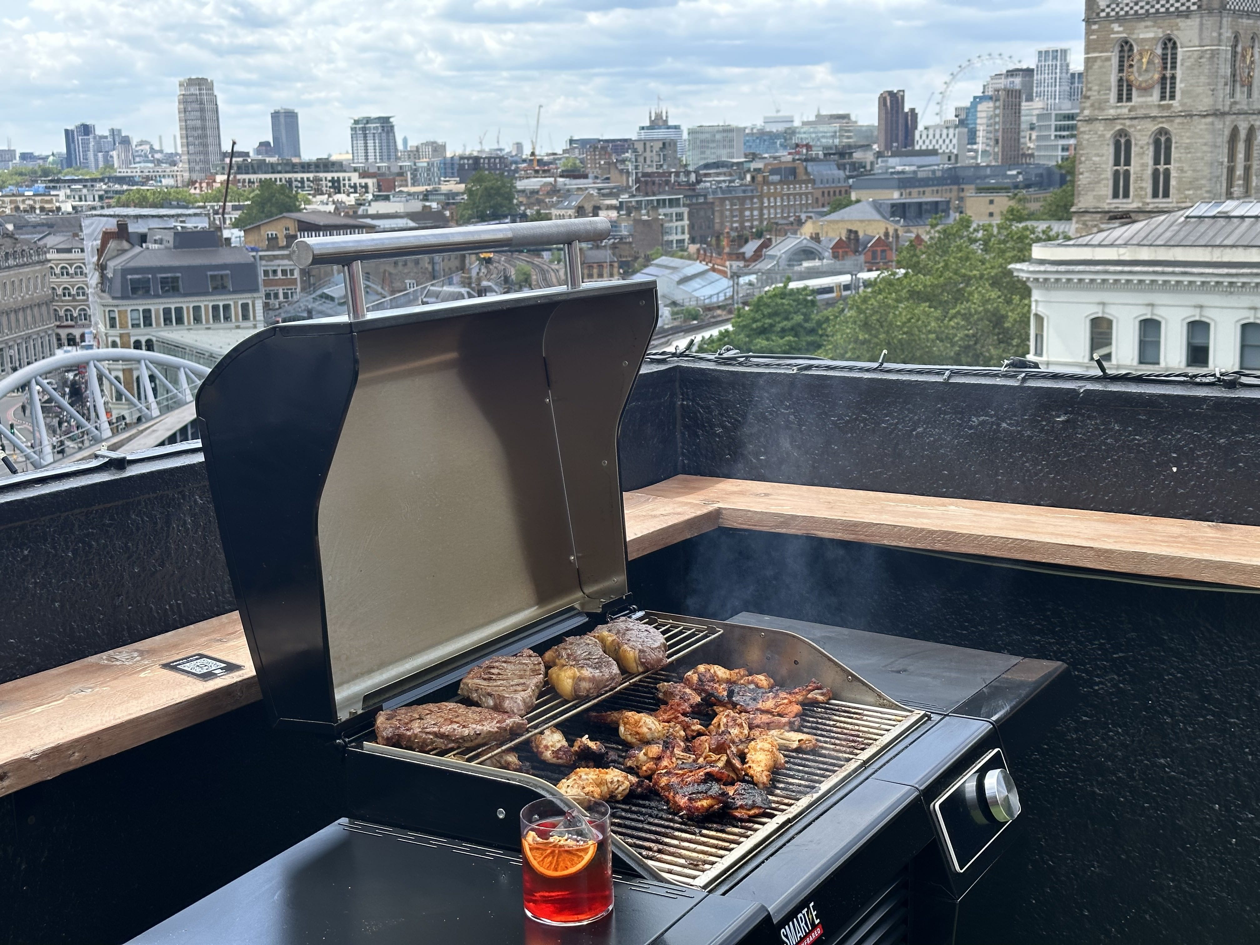 LONDON BRIDGE ROOFTOP- PRIVATE ROOM WITH BALCONY 3