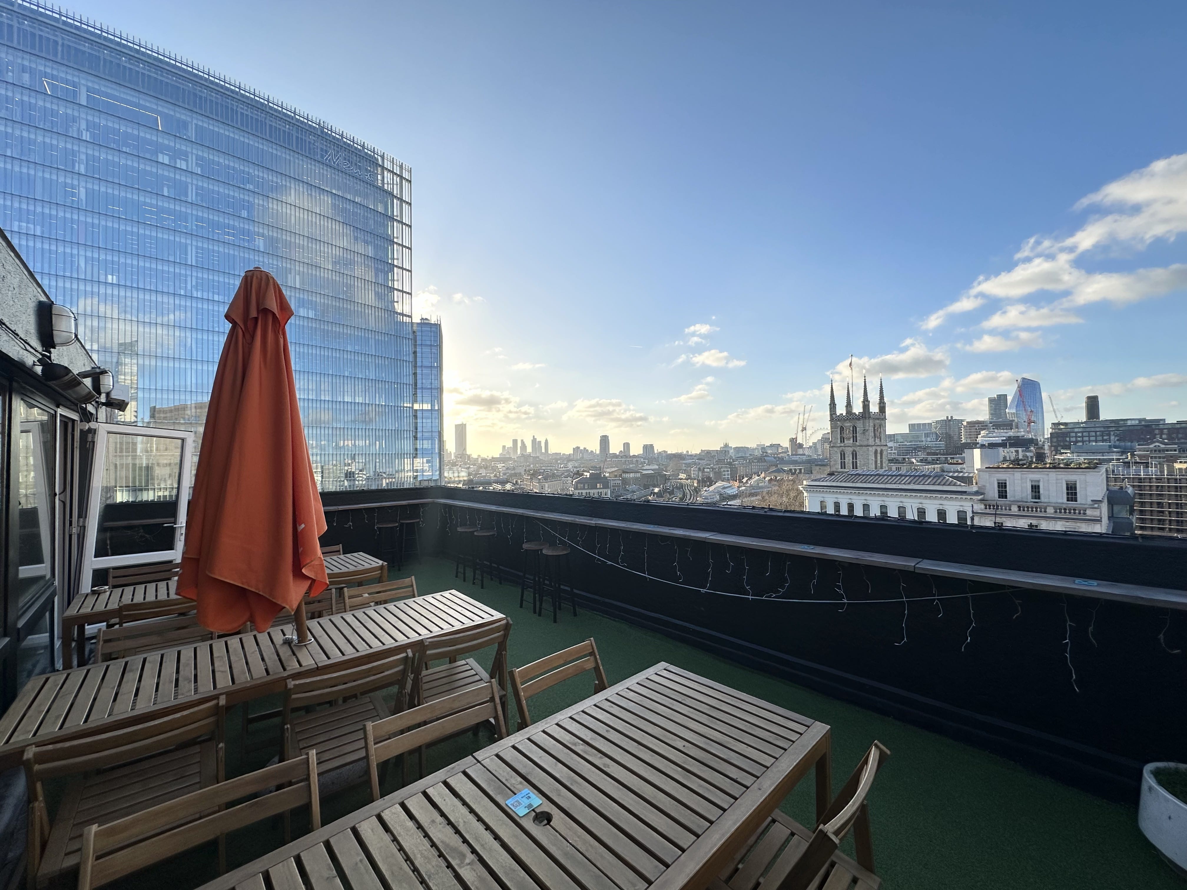 LONDON BRIDGE ROOFTOP- PRIVATE ROOM WITH BALCONY 2