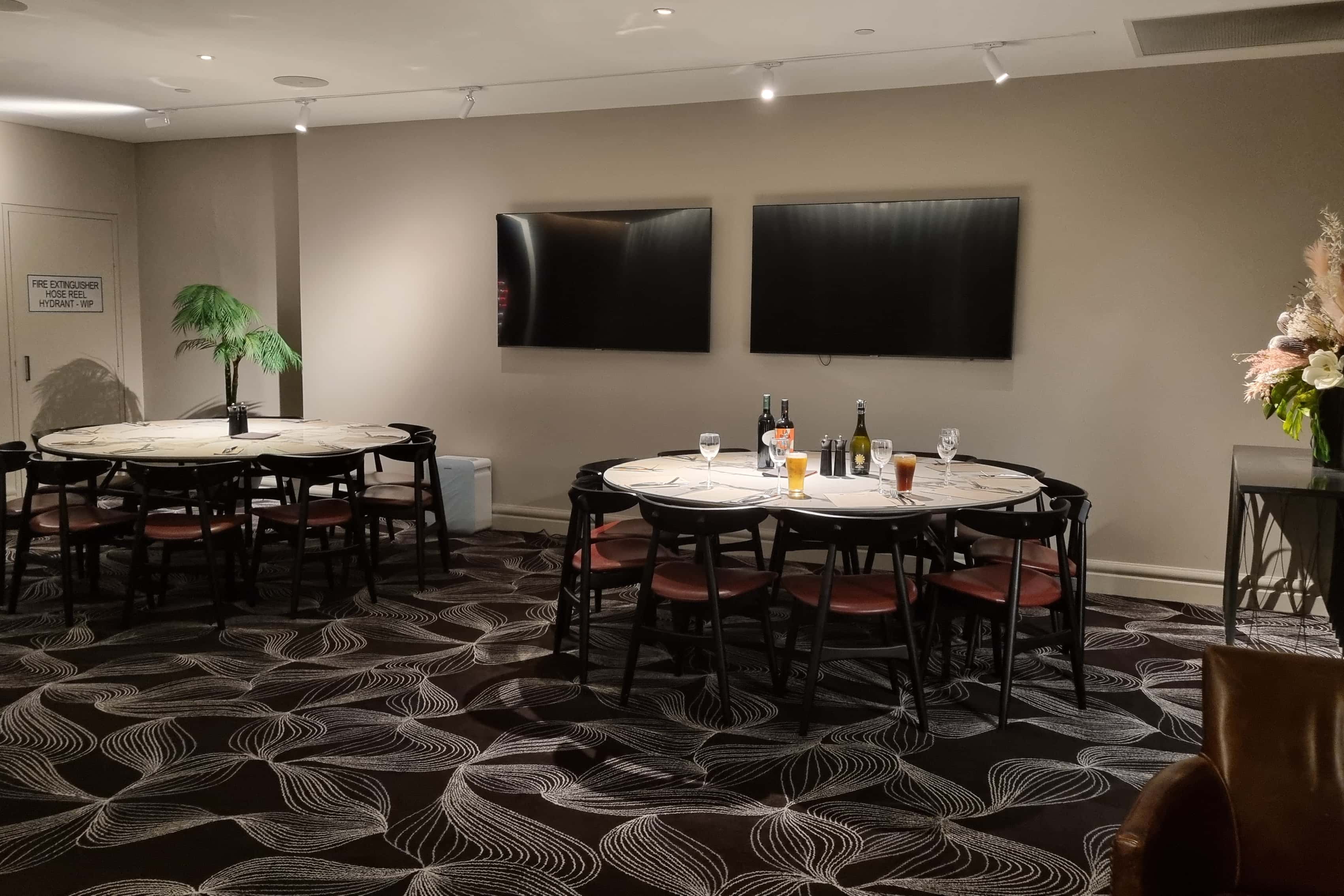 The Castlereagh, Level 1 8