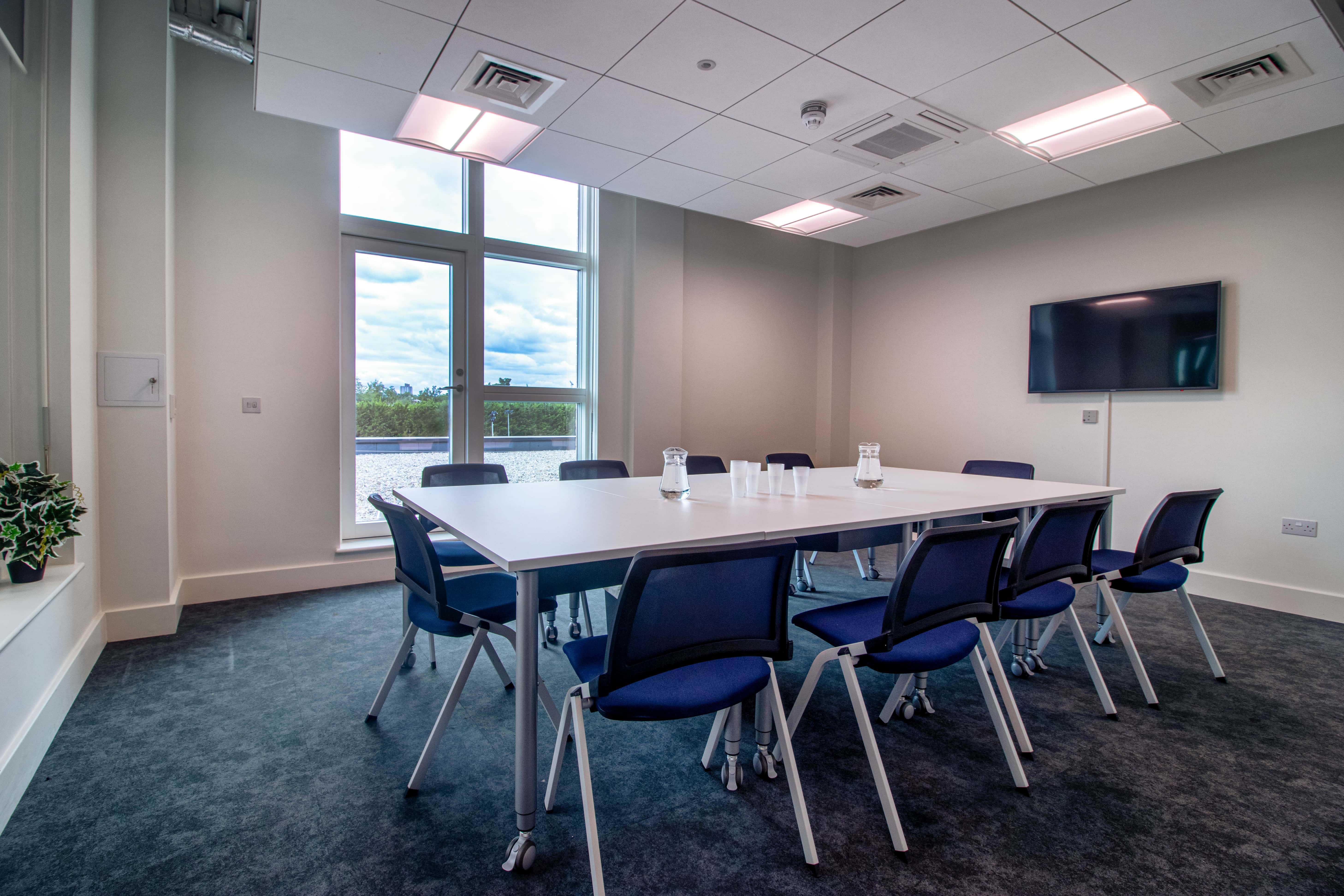 Modern, professional Meeting room 1 0