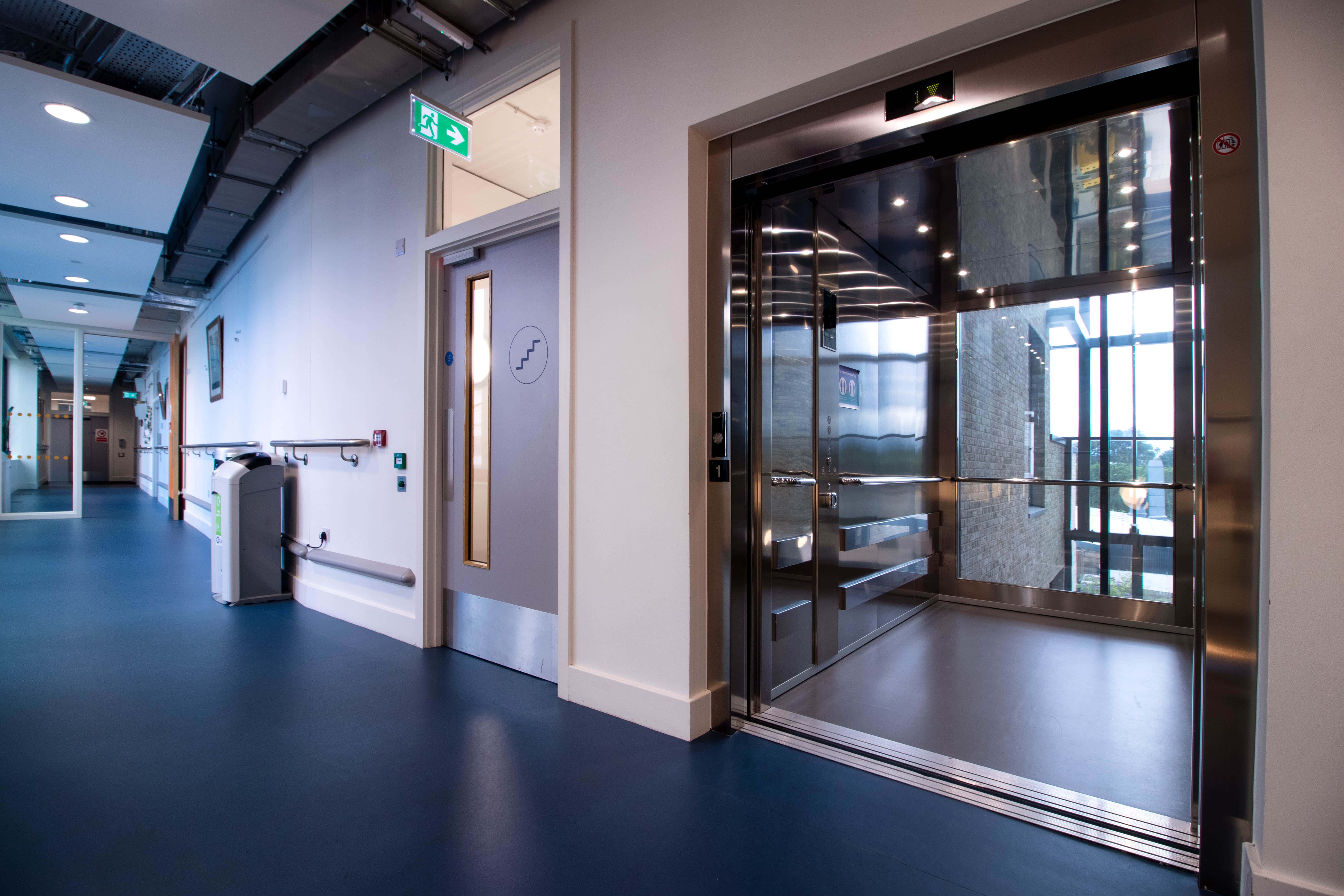 Modern, professional Meeting room 2 4