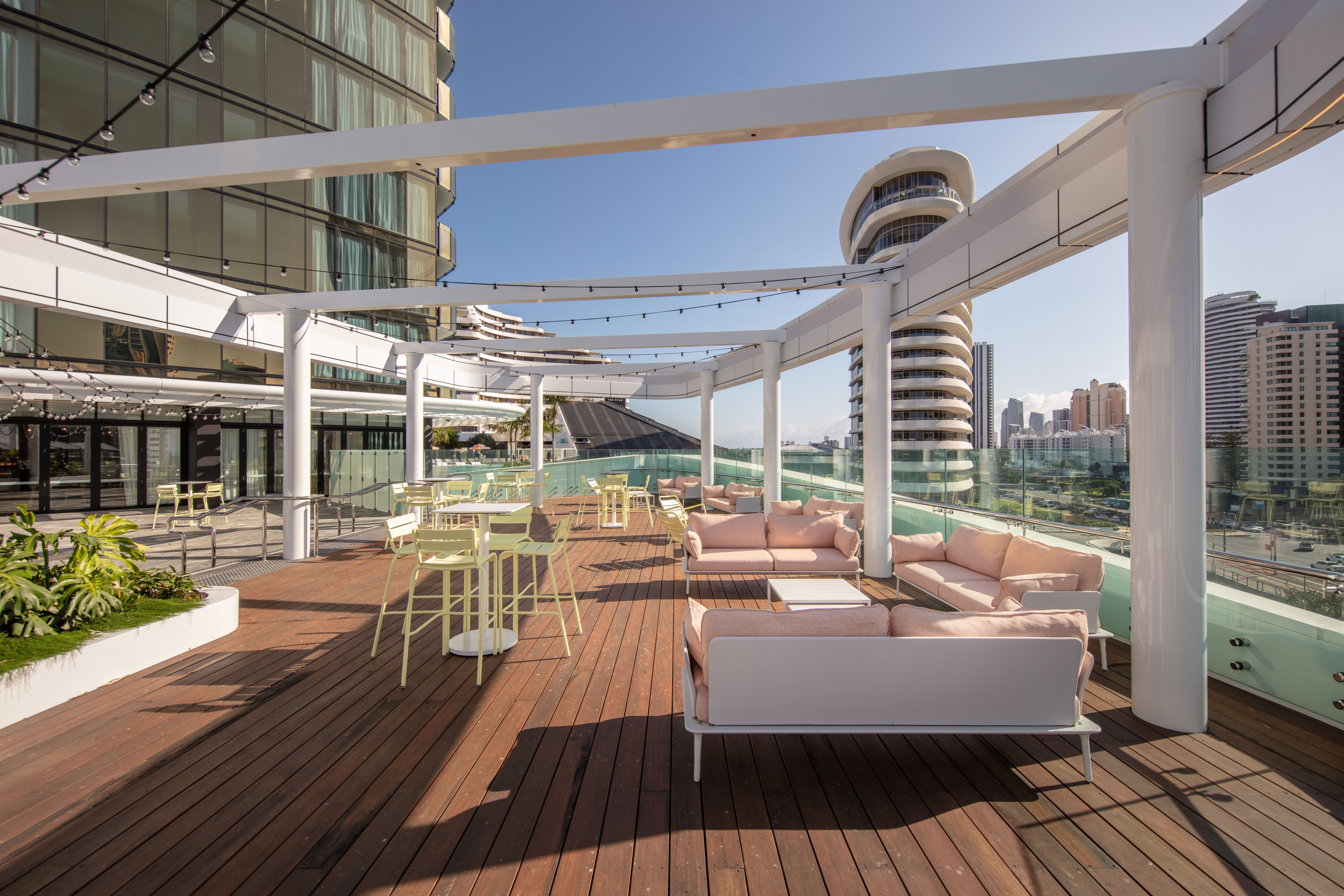 Isoletto Deck & Patio