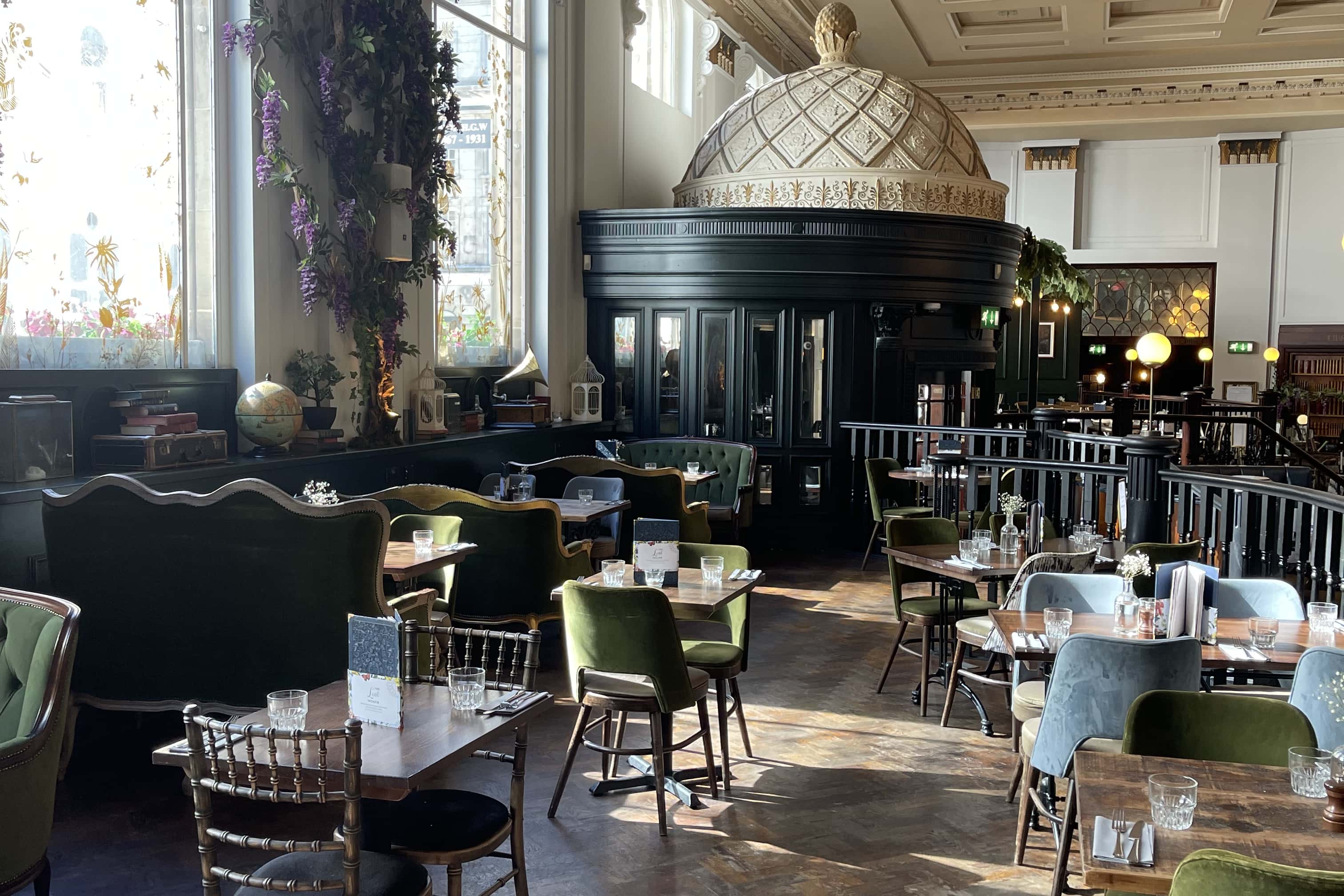 Restaurant Area Exclusive. 2