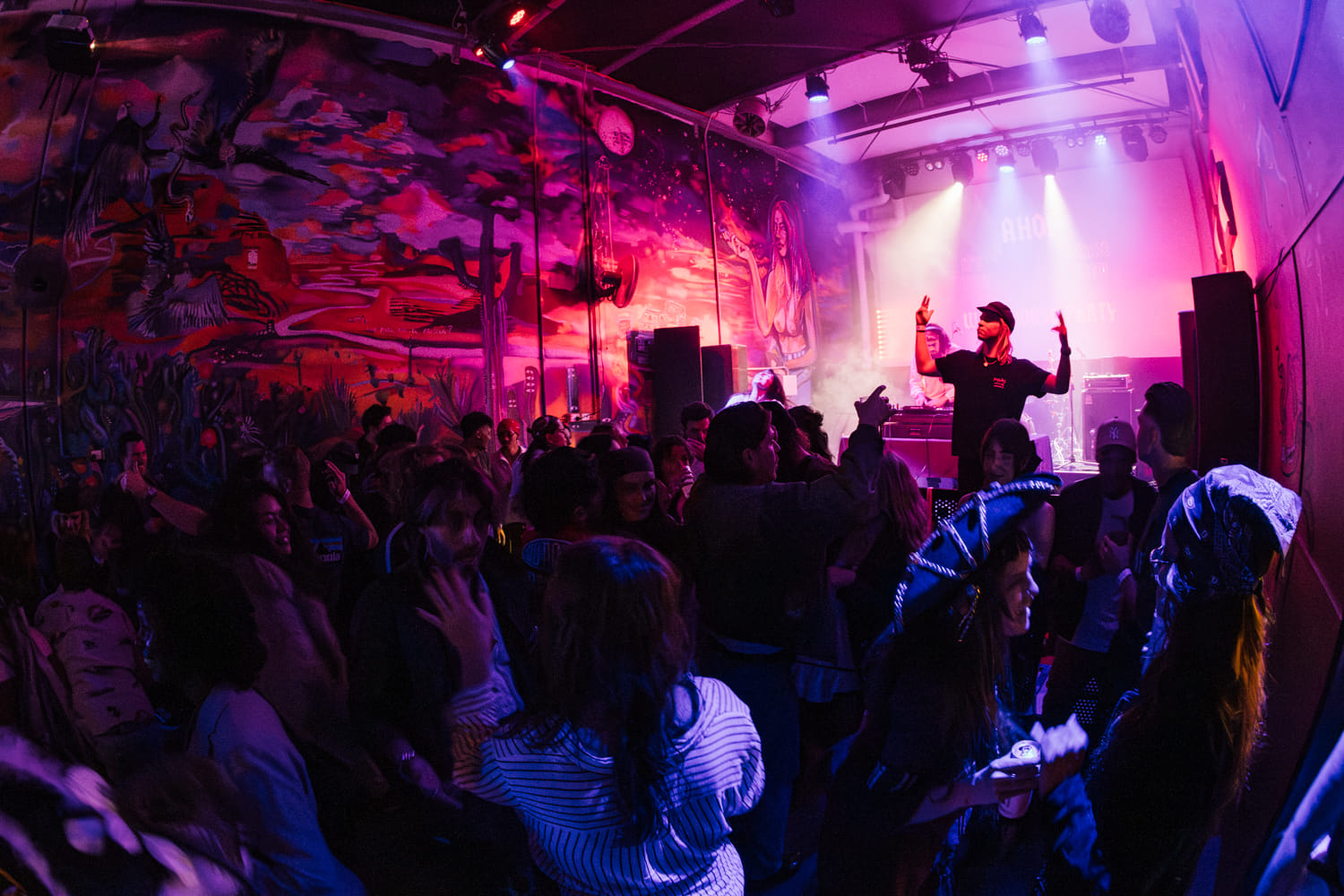 Mo's Desert Clubhouse - The Warehouse 13