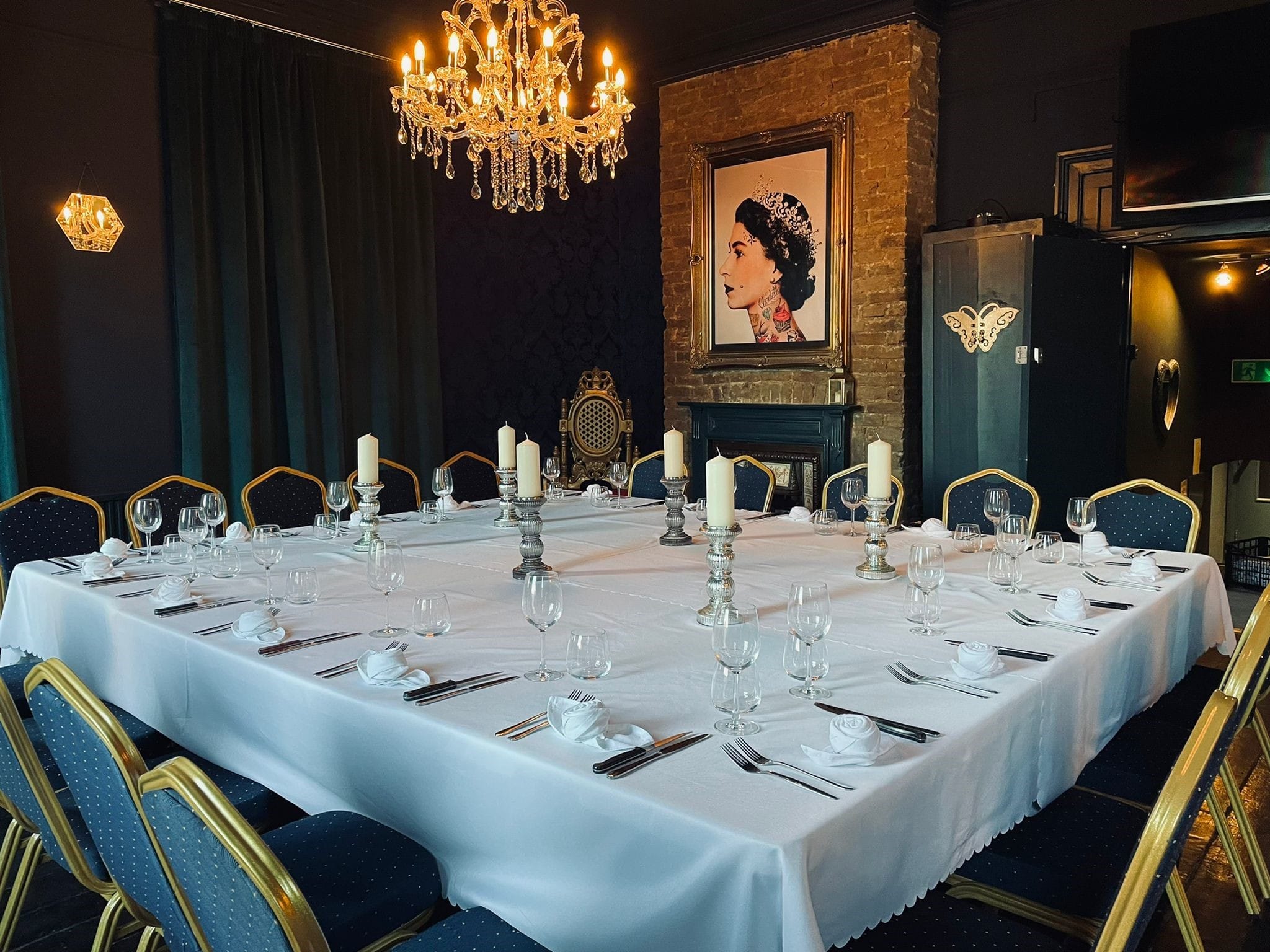 The Imperial Lounge 6