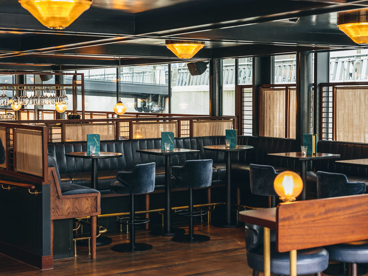 The Lowback Bar Aft & Starboard