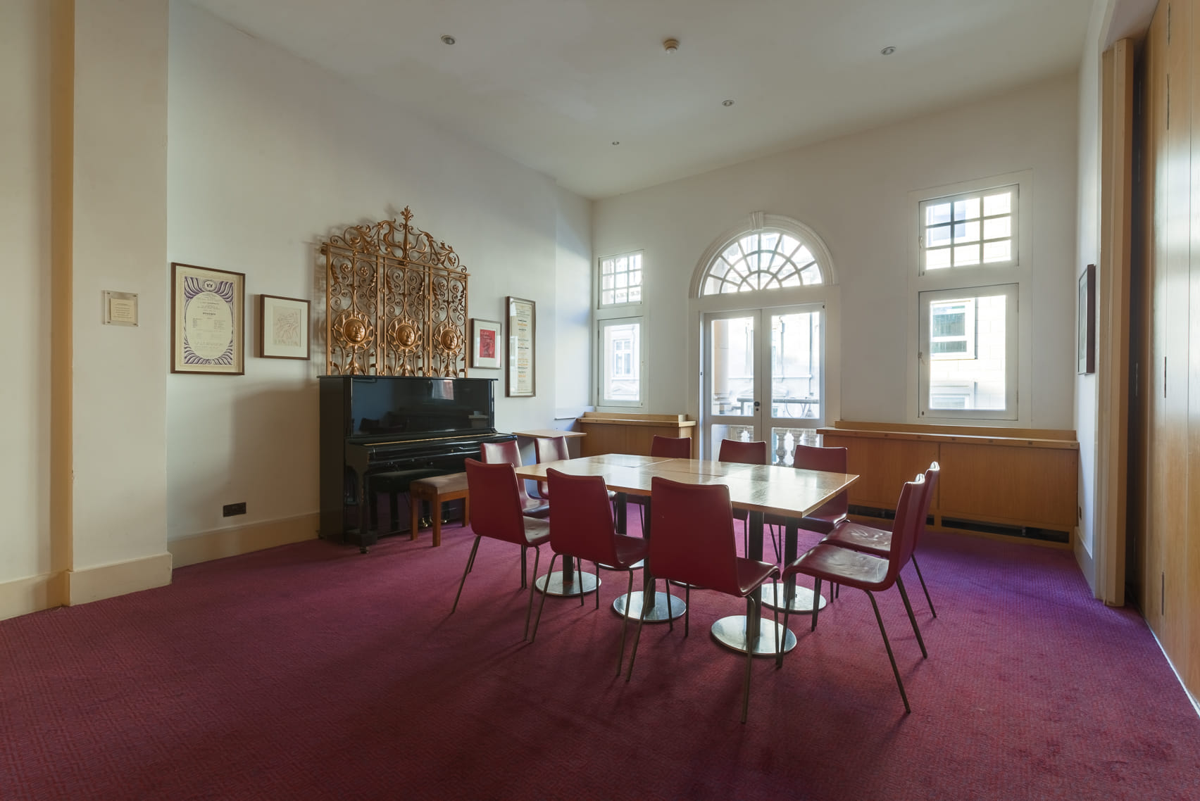 The Sky Bar and Boardroom 7