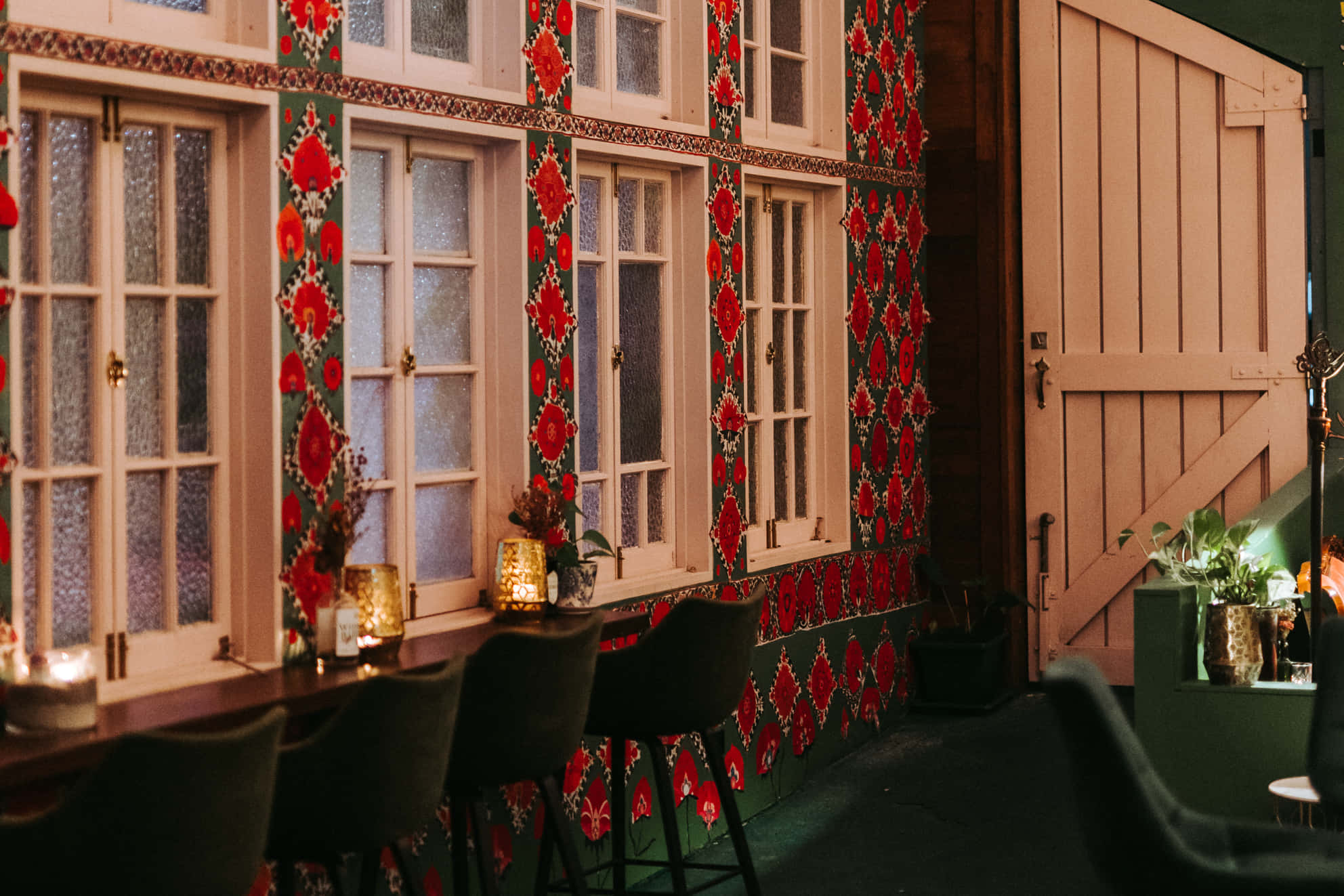 Mona Lisa's Lair - Champagne Bar 6