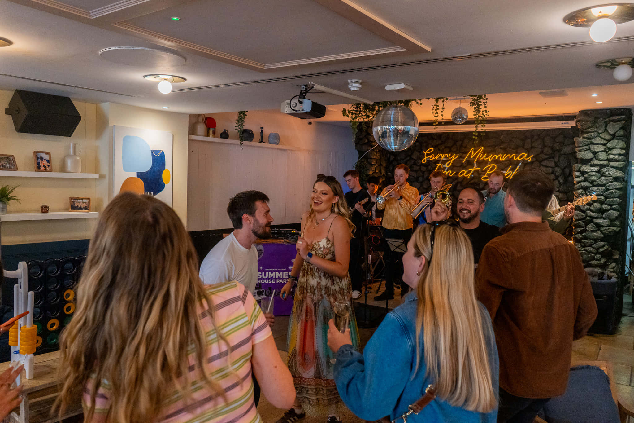 Cosy Living Room & Cocktail Bar 3D tour