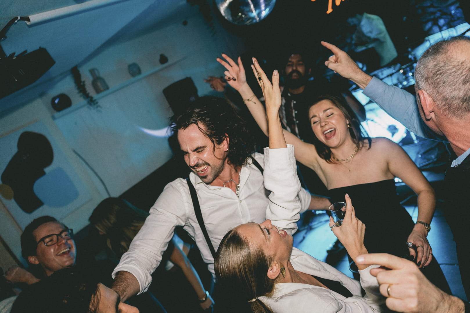 Cosy Living Room & Cocktail Bar  33