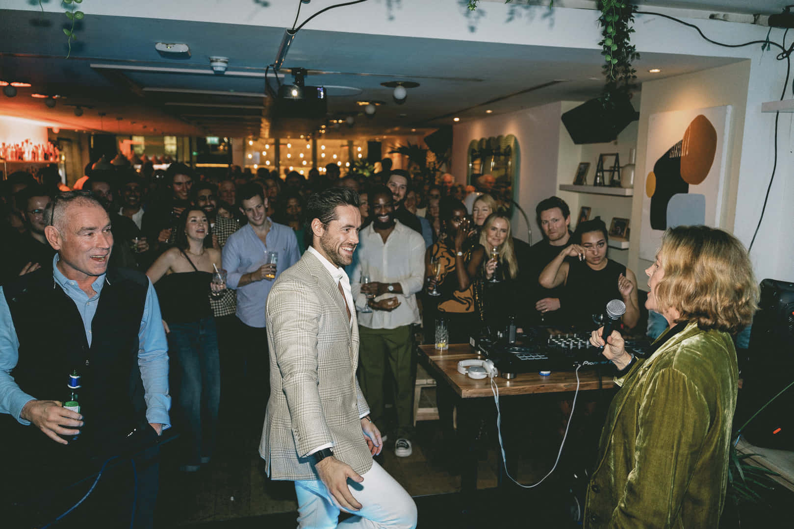 Cosy Living Room & Cocktail Bar 21