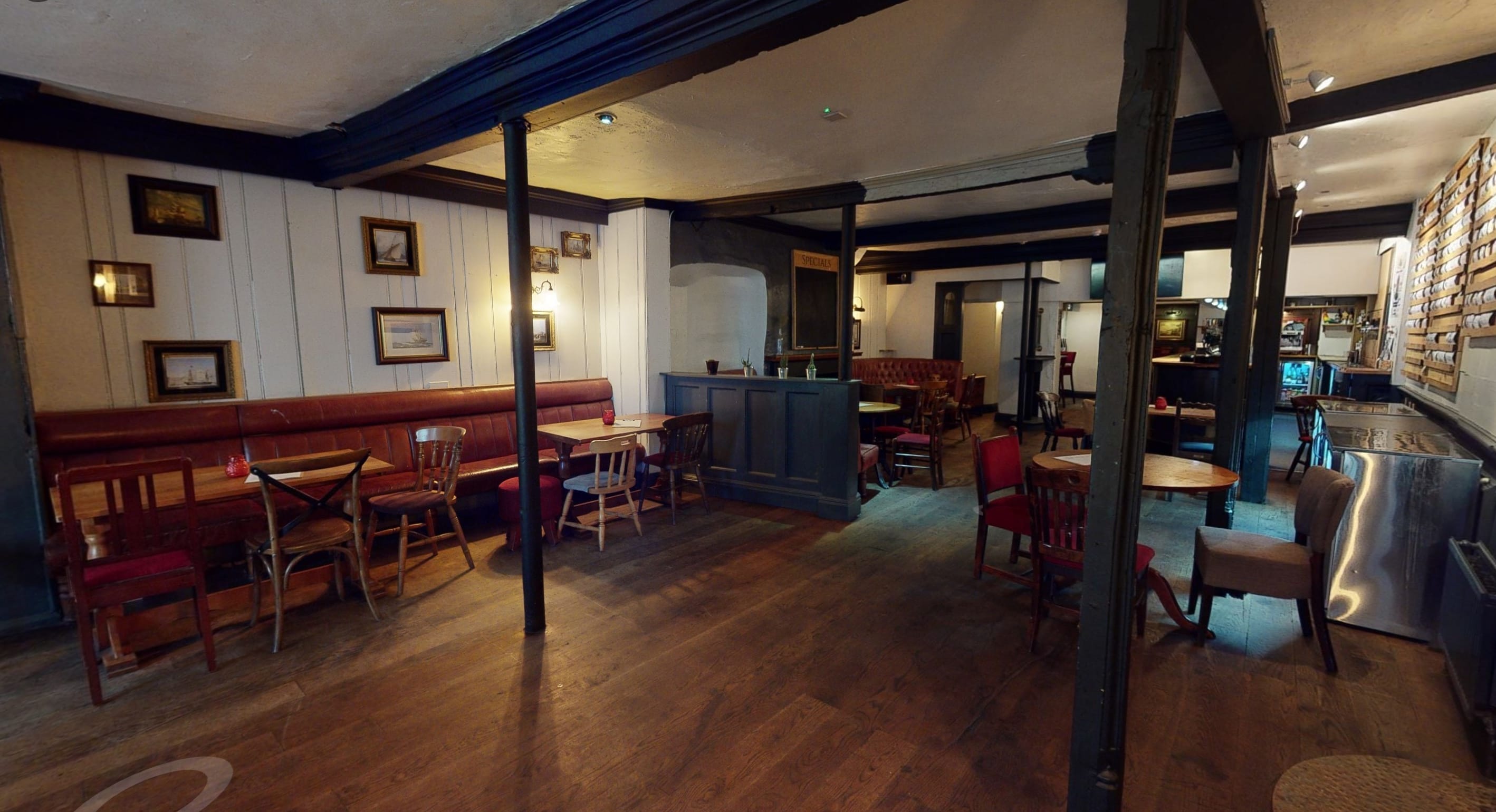 The Famous Royal Navy Volunteer - Main bar  2