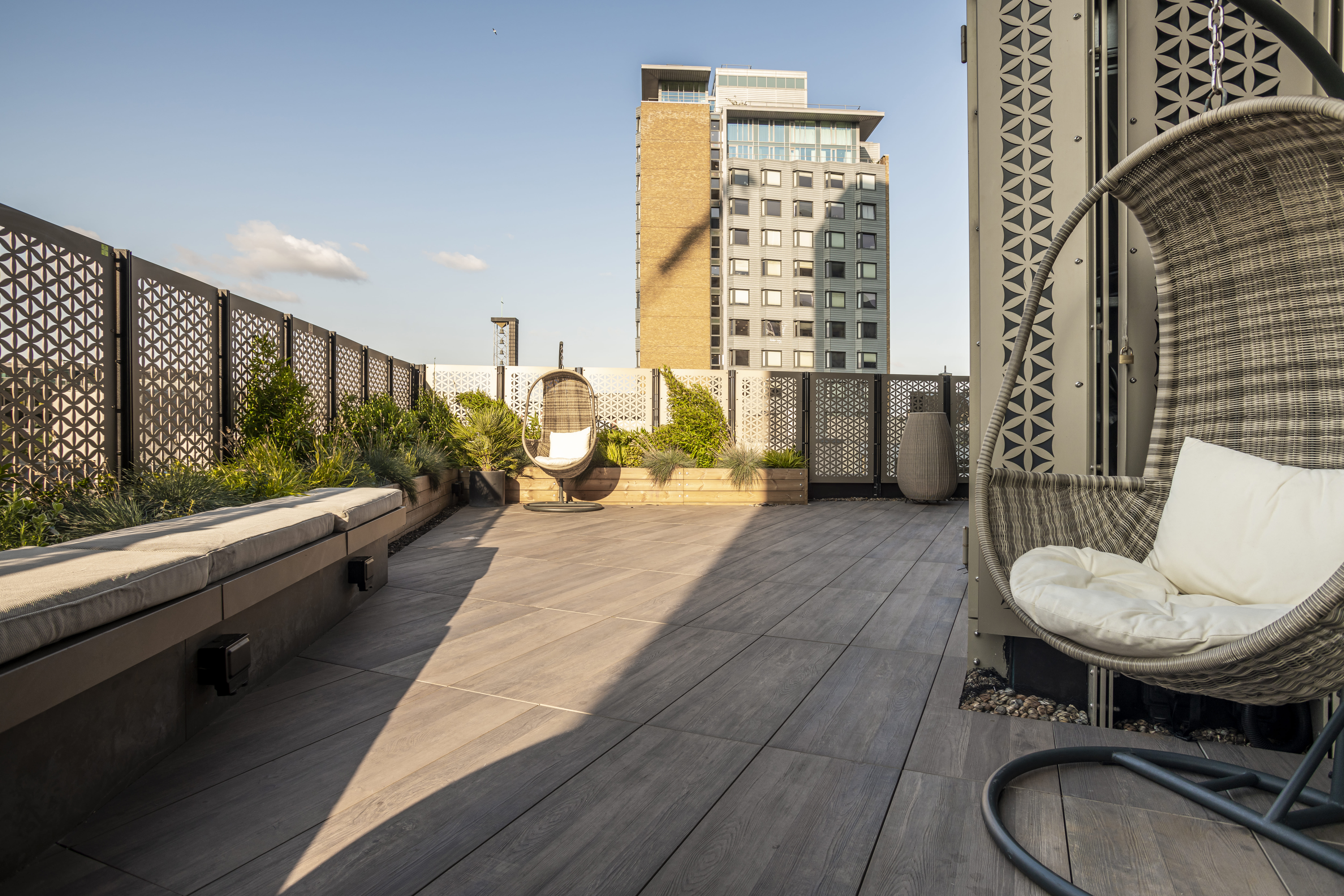Terrace with London Skyline views 4