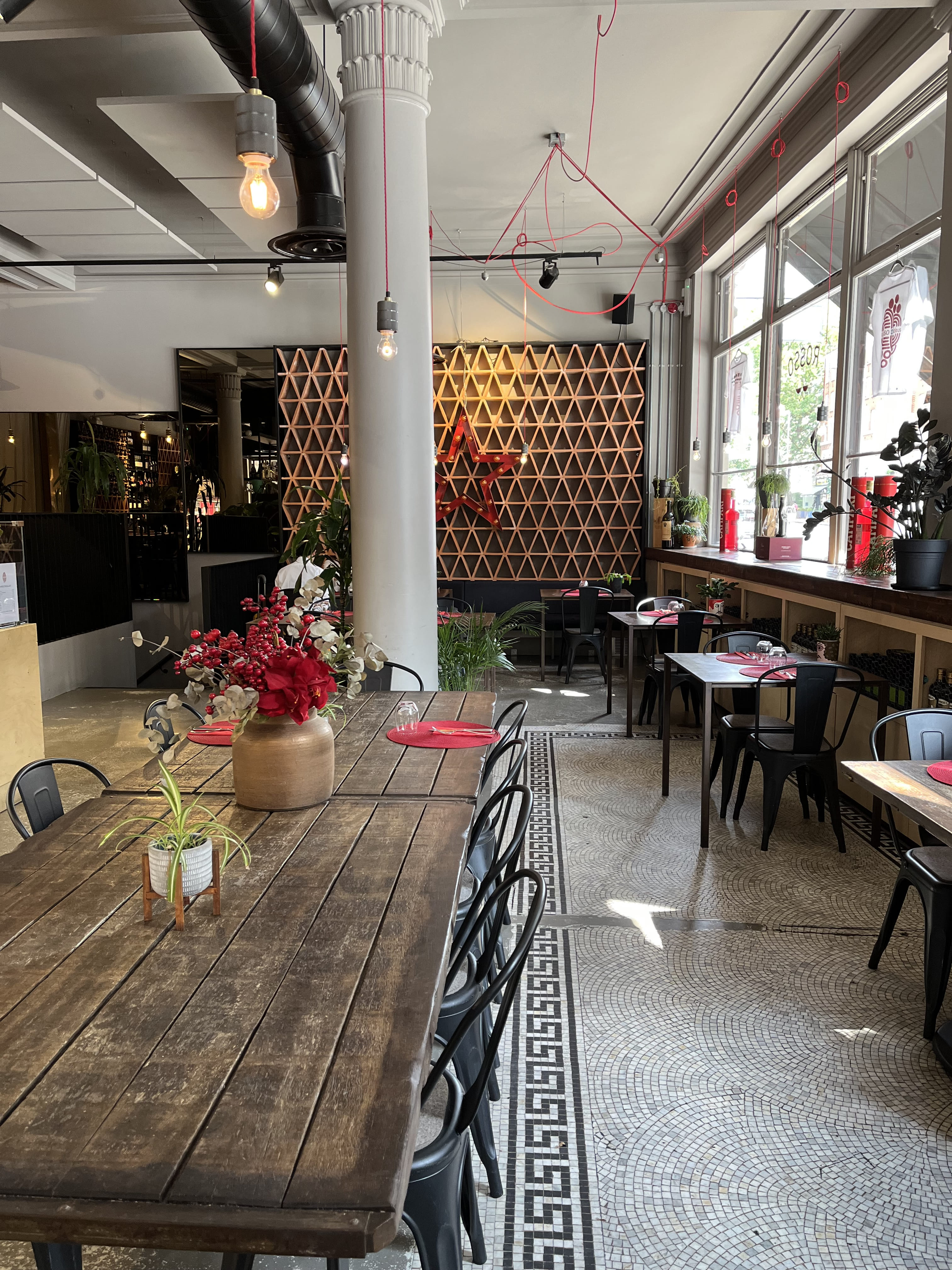 FRONT WINDOWS AREA 2