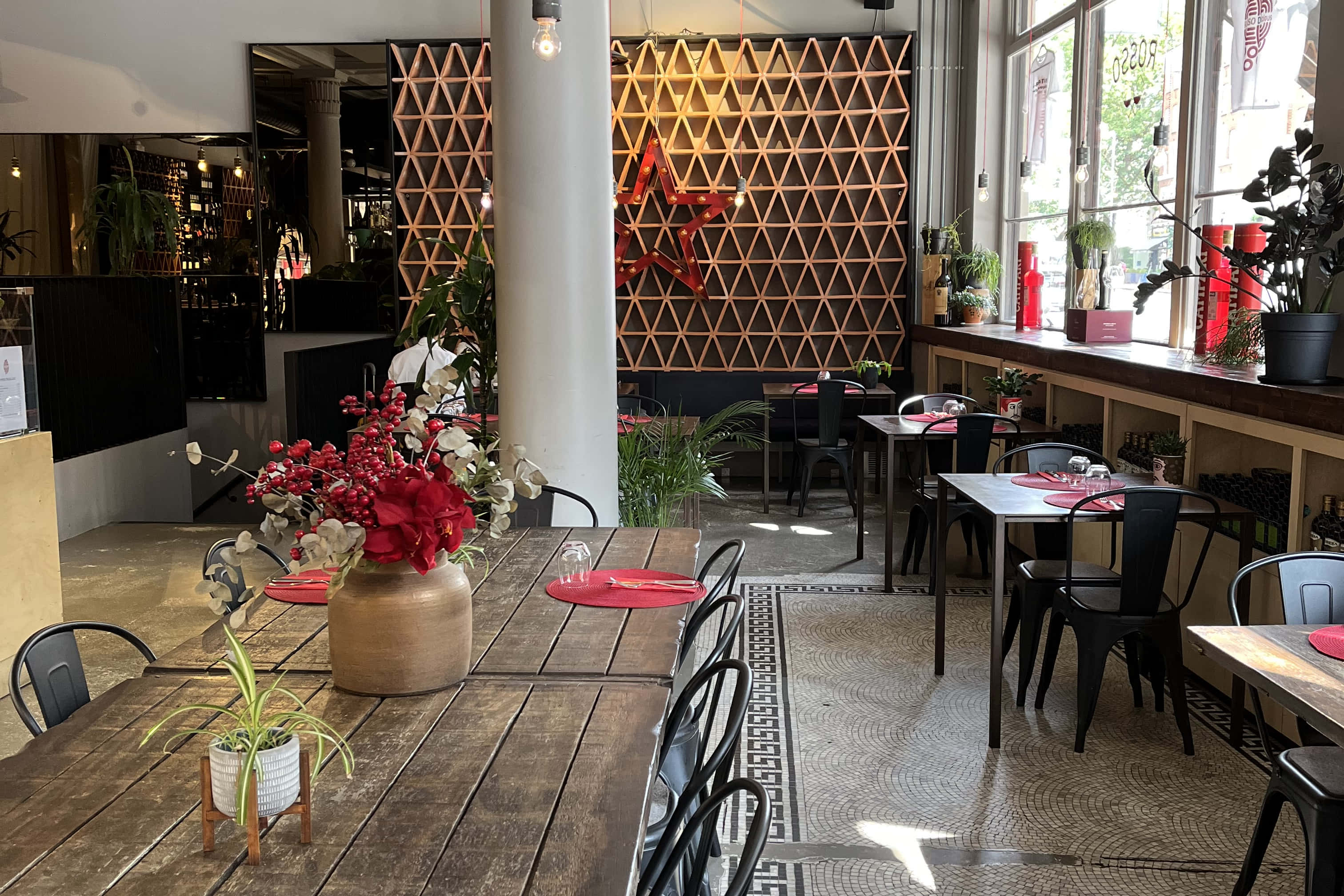 FRONT WINDOWS AREA 2