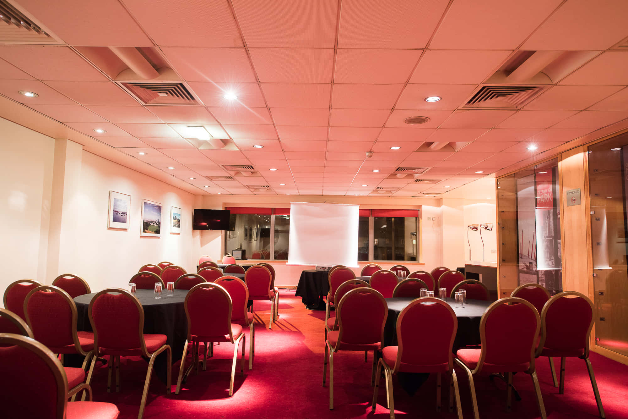 Charlton TV Lounge 0