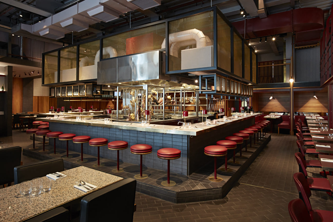 The whole restaurant 1