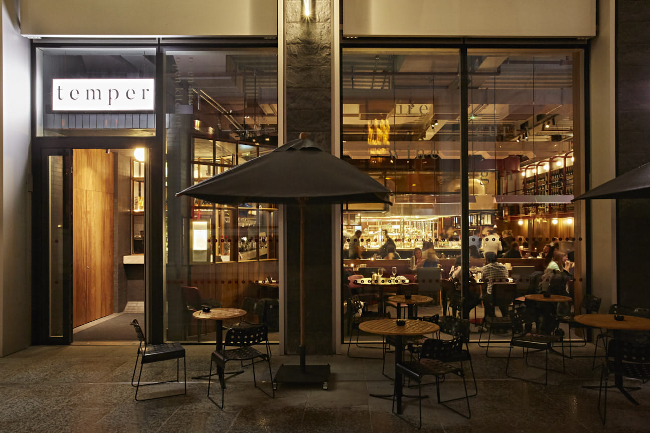 The whole restaurant 2