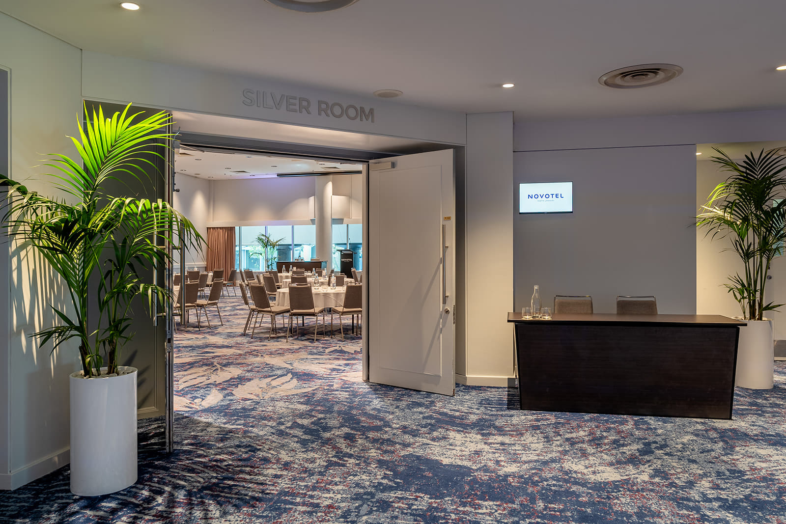 Silver Room 6