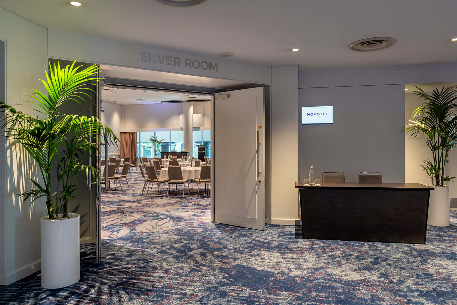Silver Room 6