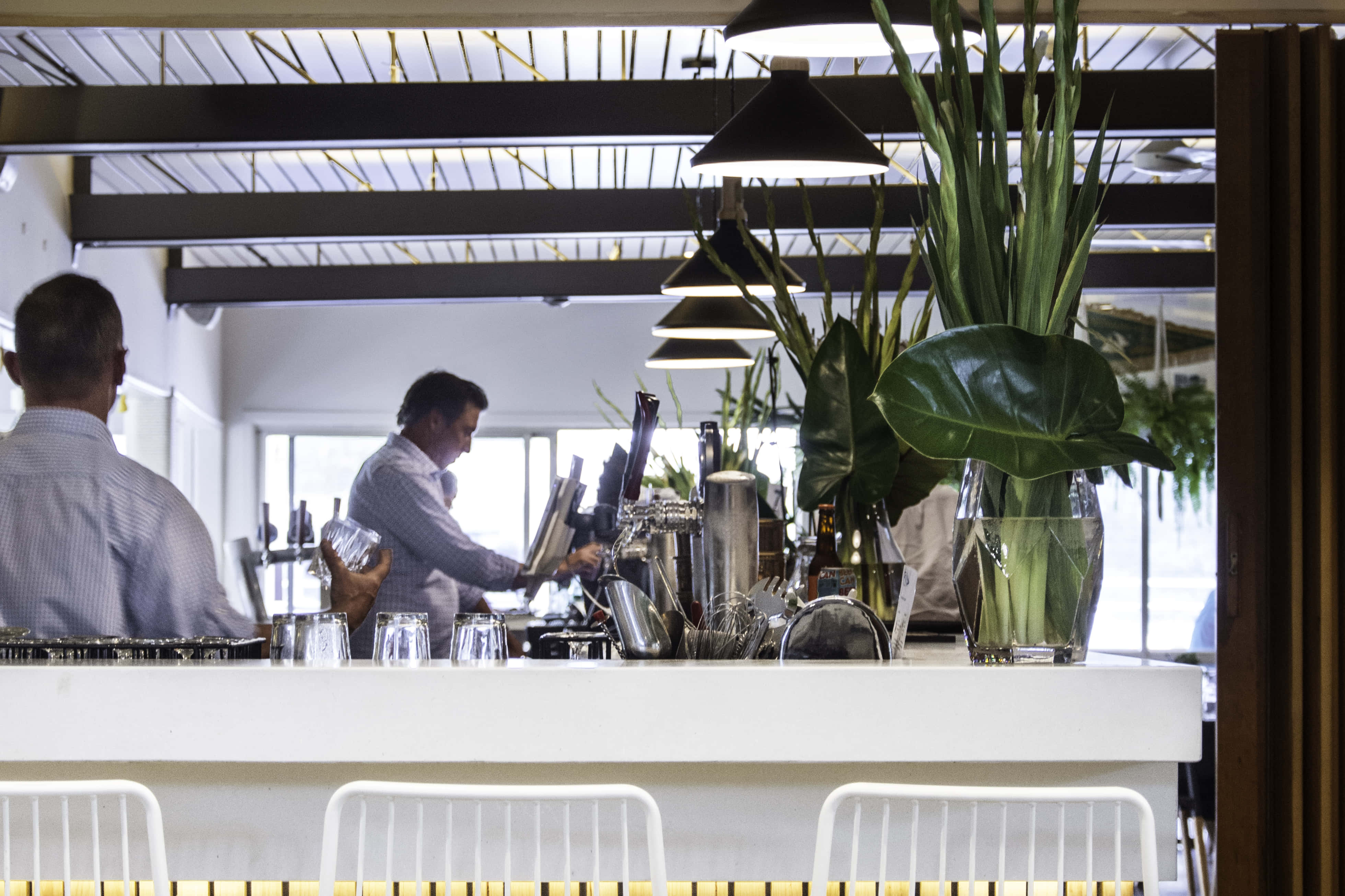 Saloon Bar – Stylish Breakout Space 2