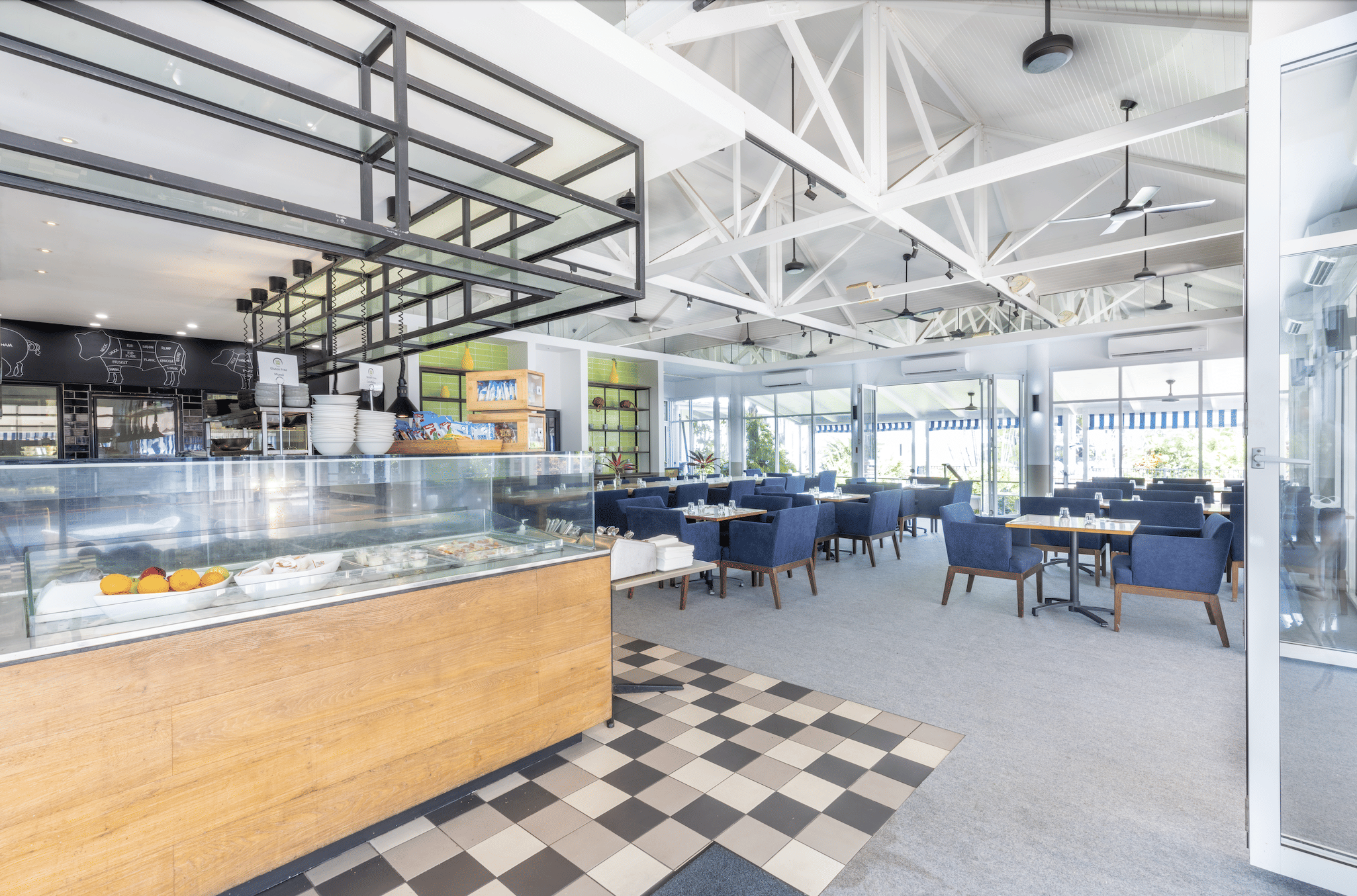 Oak & Vine Restaurant  4