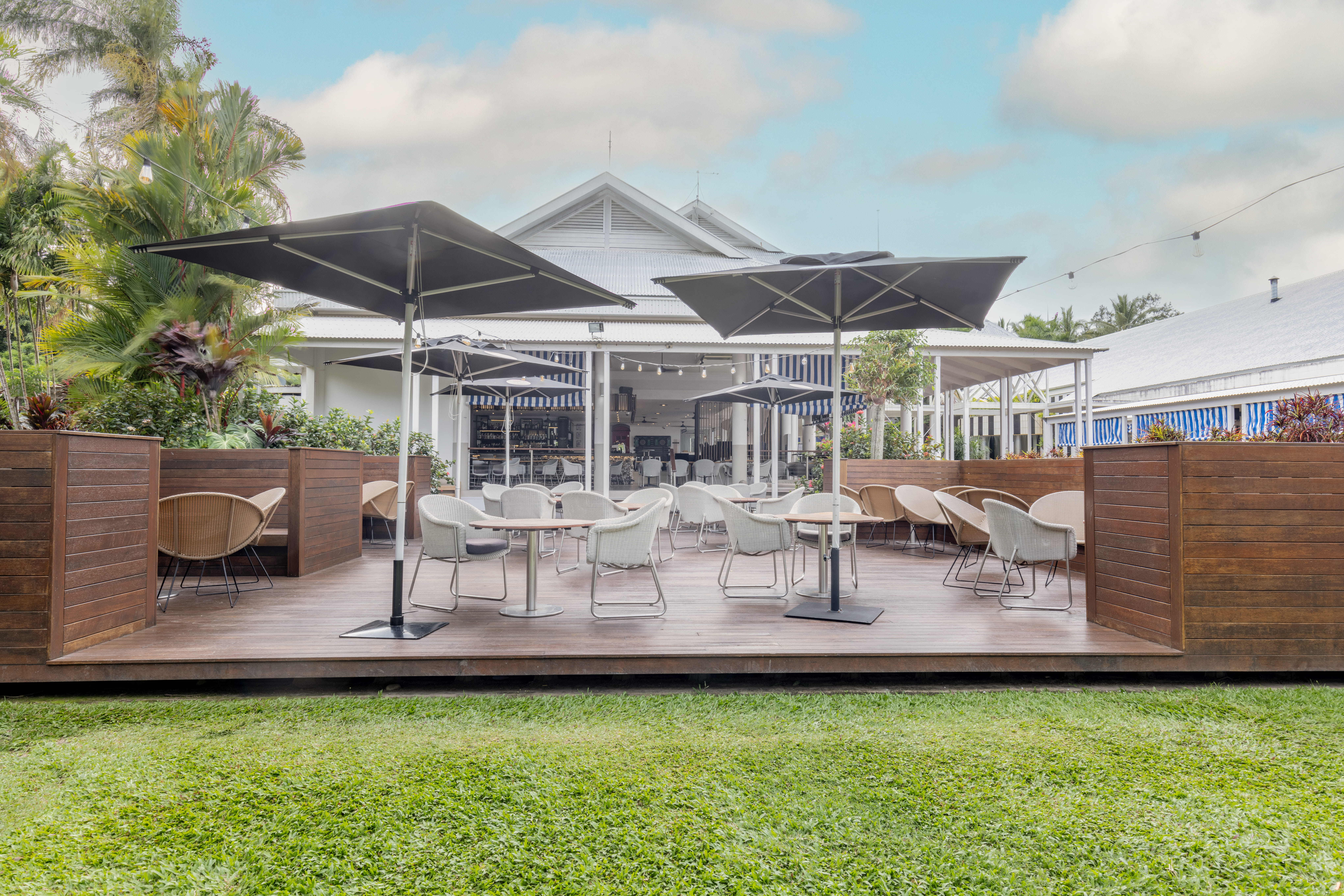 The Bar Deck & Lawn  2