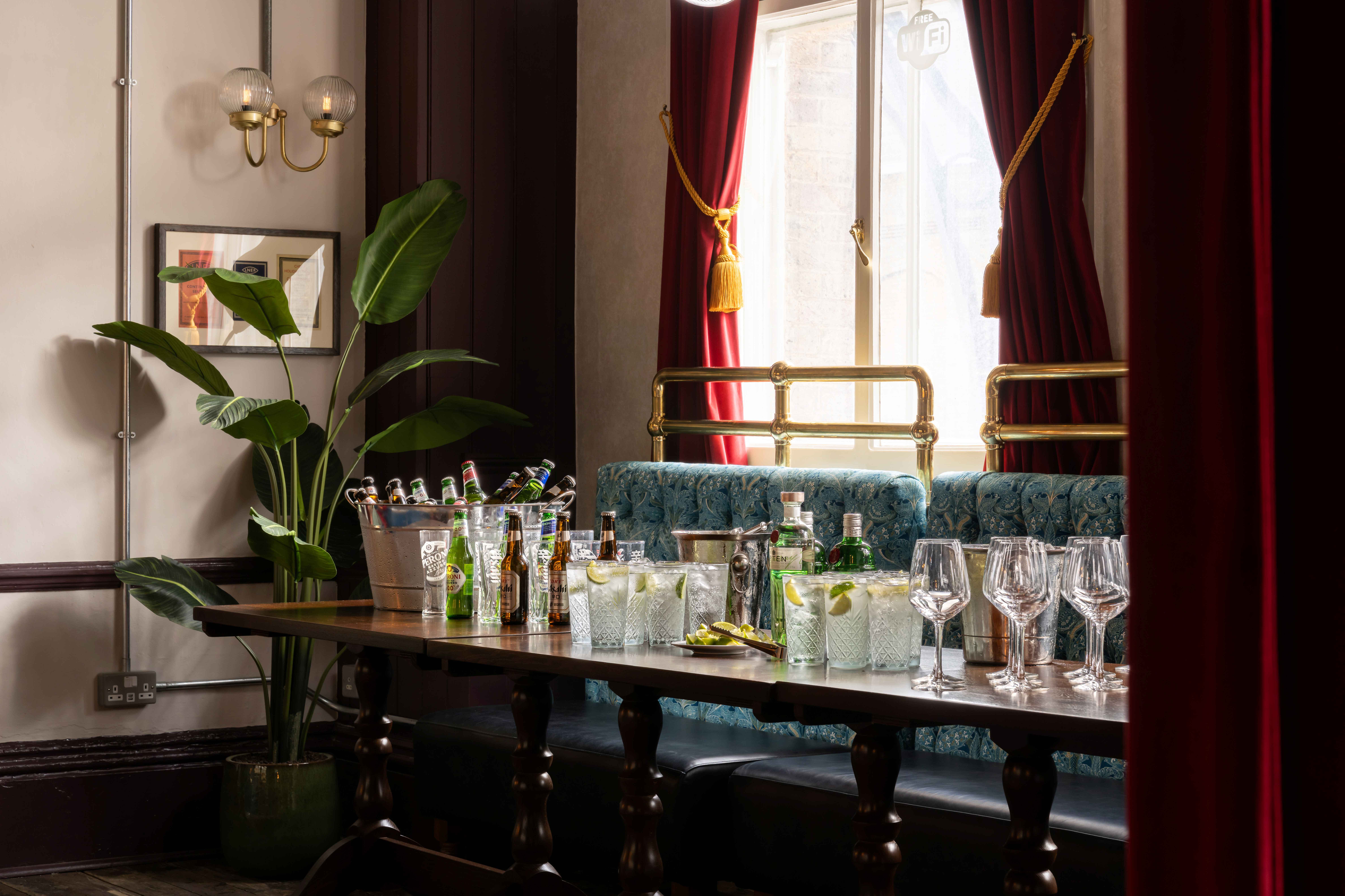 The Dining Carriage  2