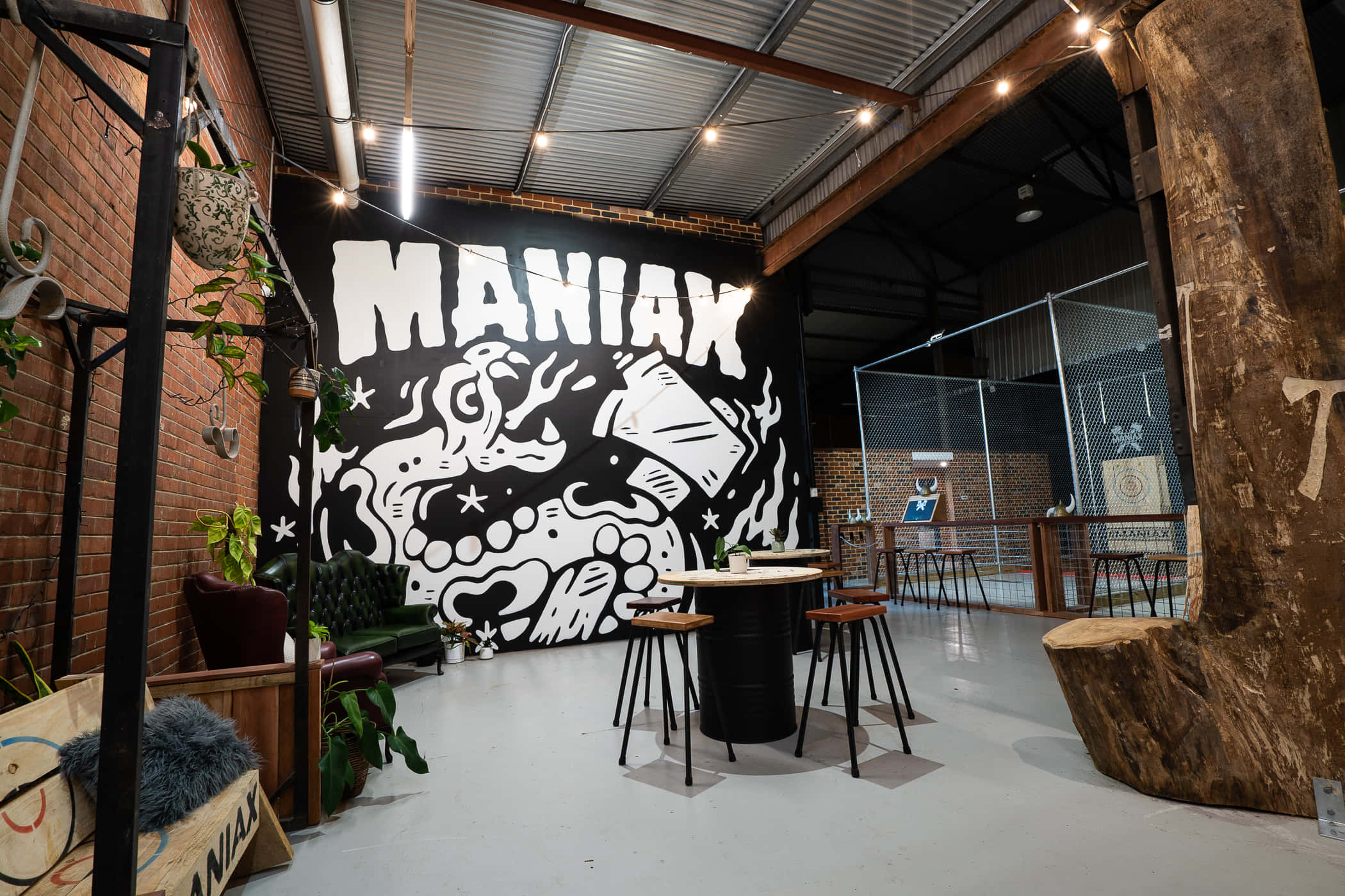MANIAX Axe Throwing - Perth 0