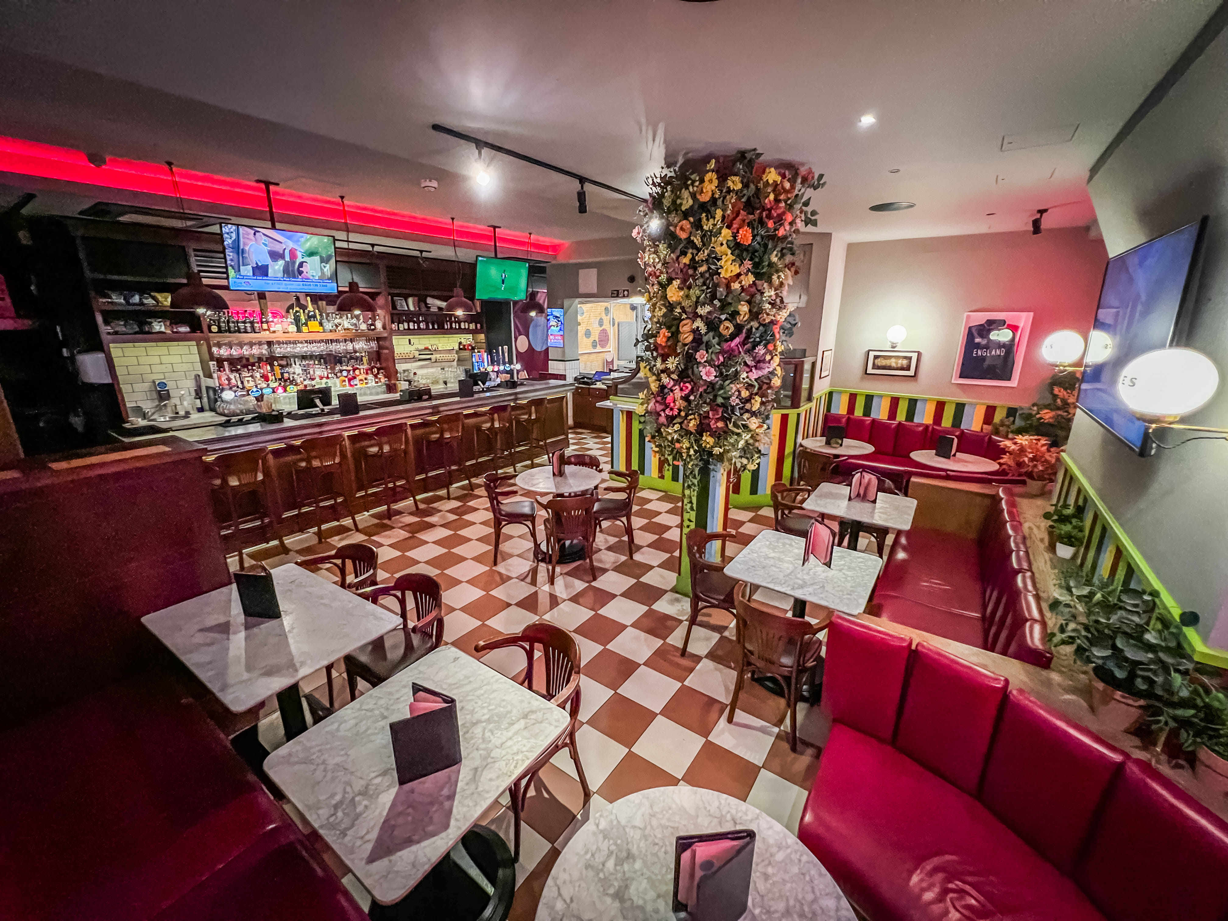 Declaration Square/ Games room and Bar 