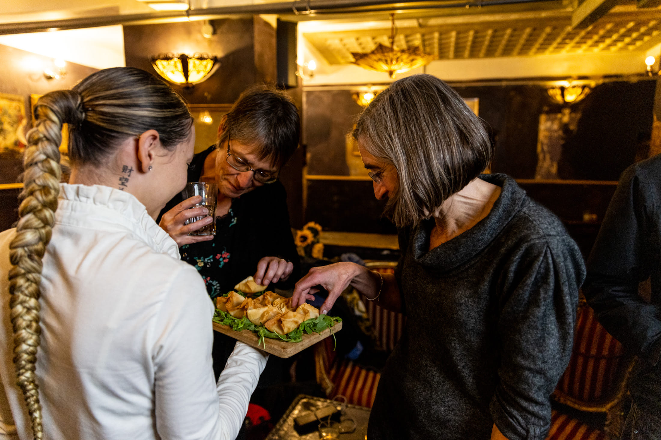 Christmas Hire, Exclusive 8