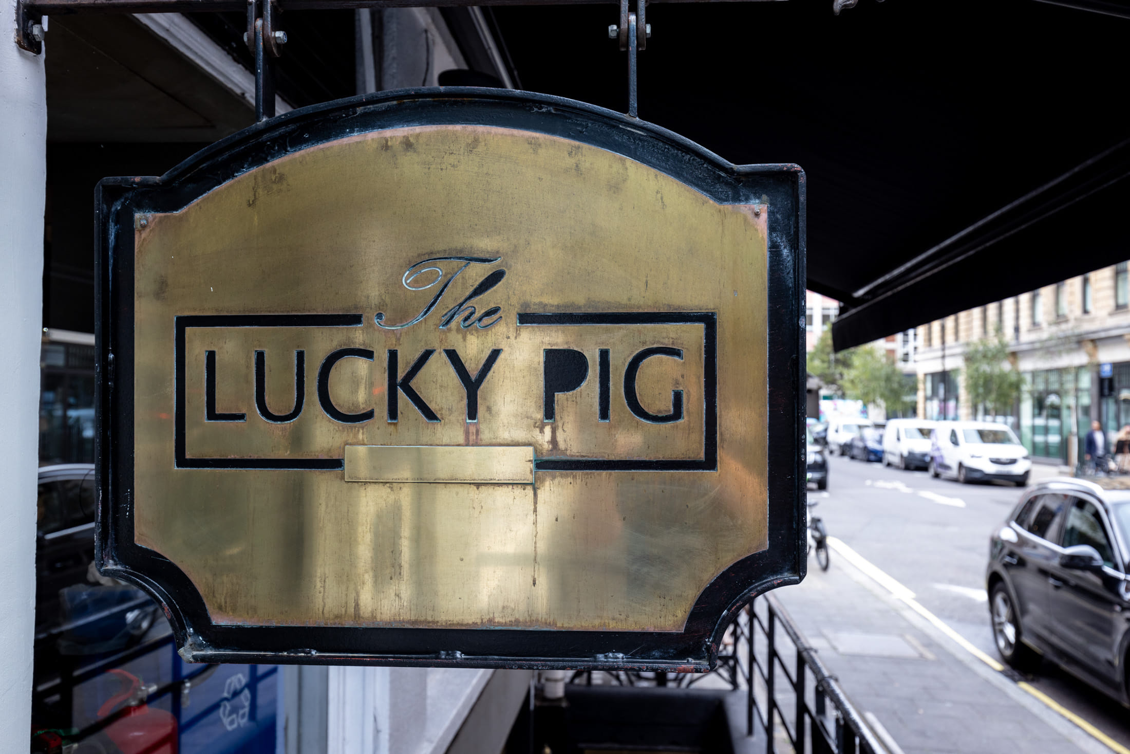 Christmas Hire, Exclusive 5