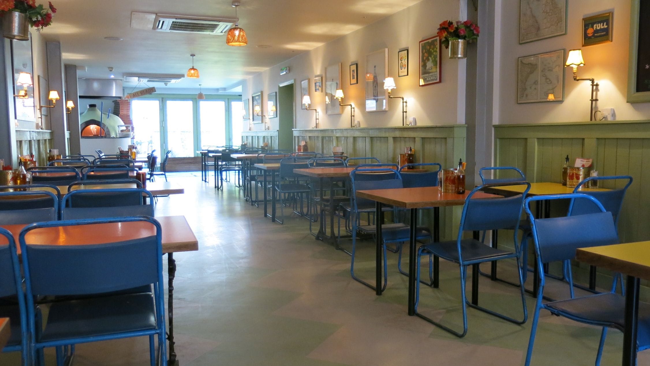 Sweet Thursday whole restaurant