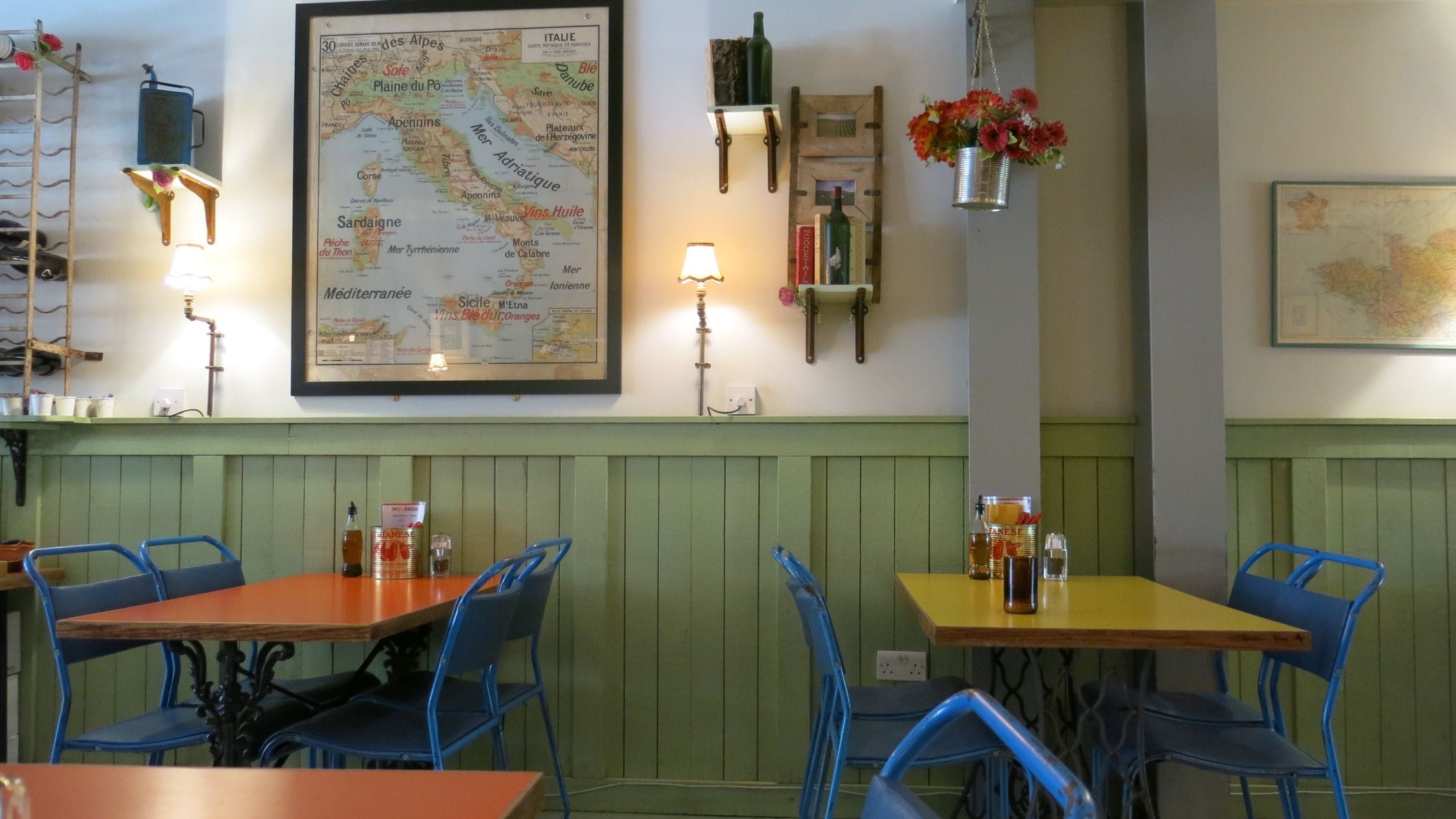 Sweet Thursday whole restaurant 8