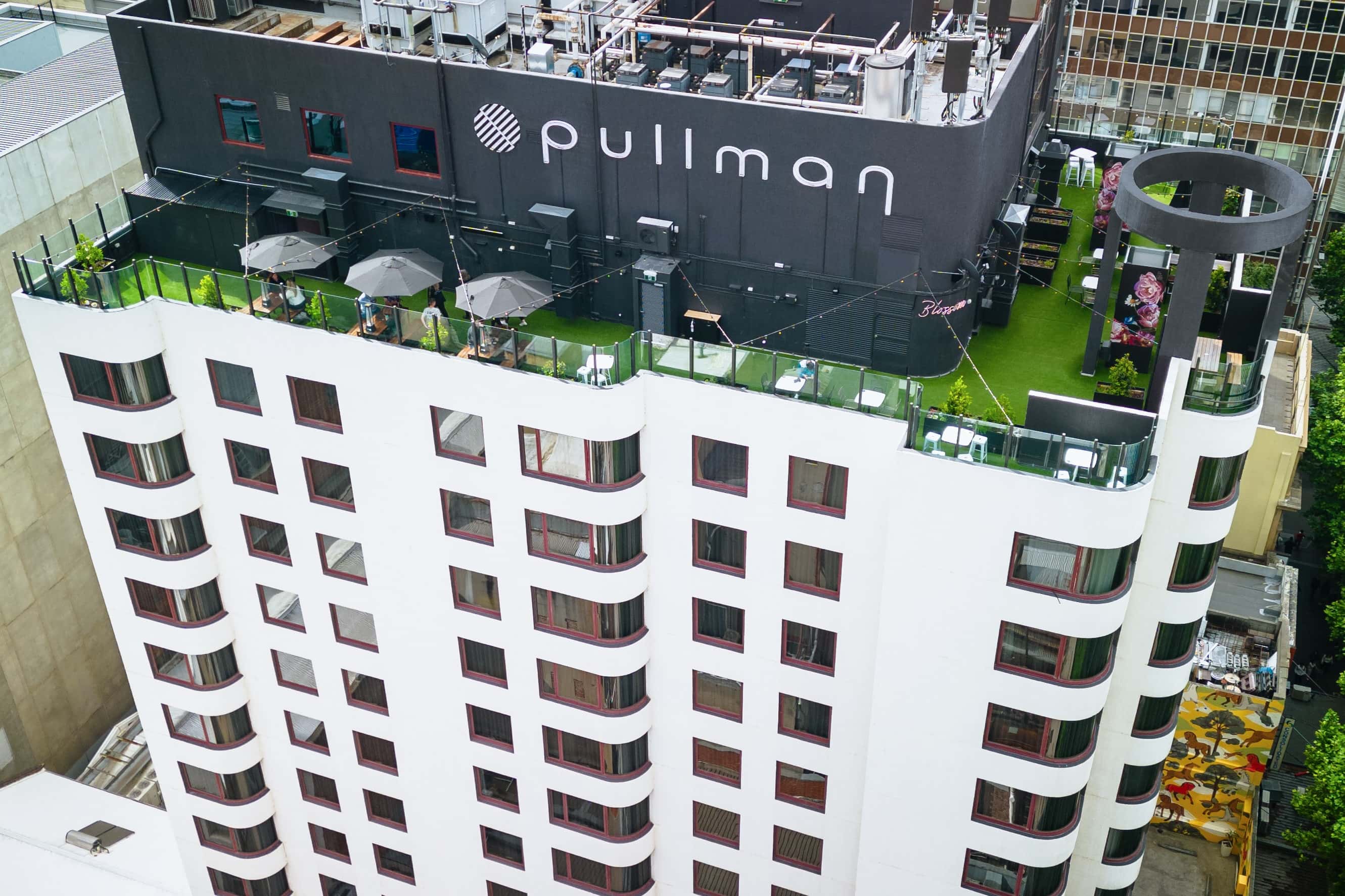 Blossom Rooftop Bar 4