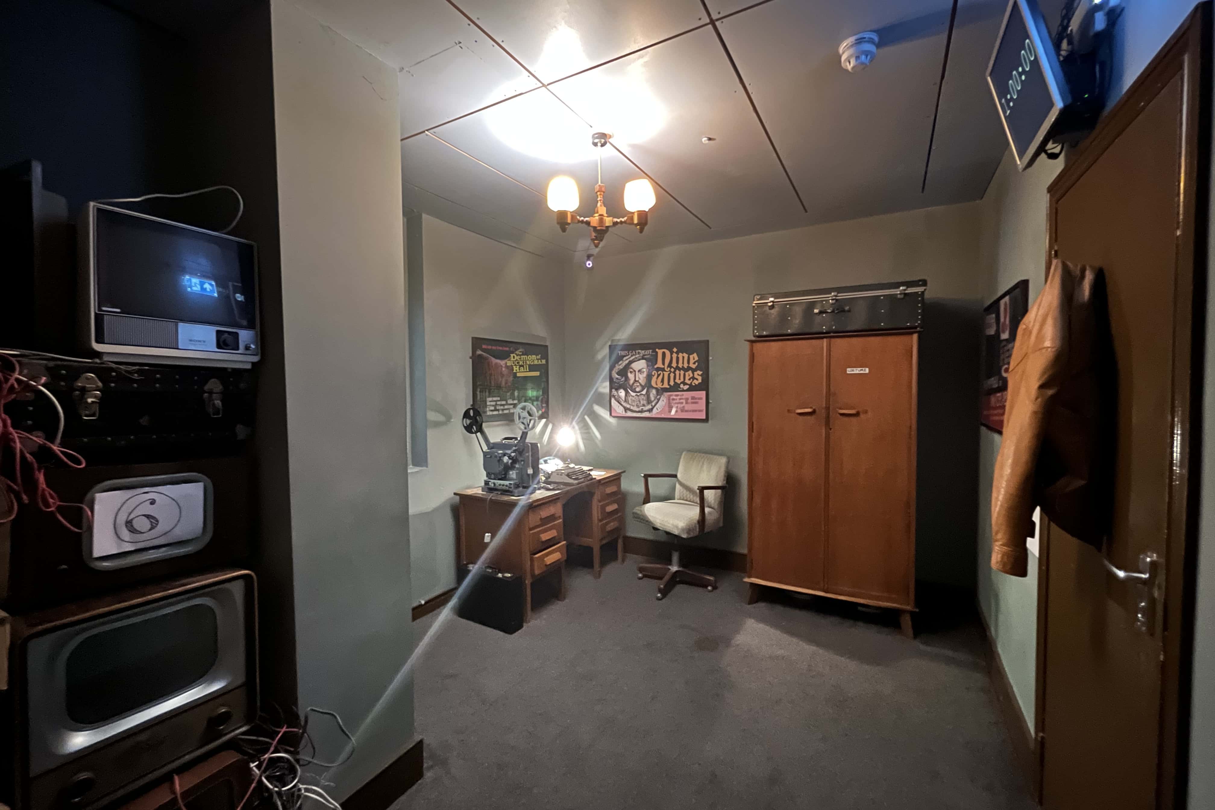 Retro Venue for shoots and events 6