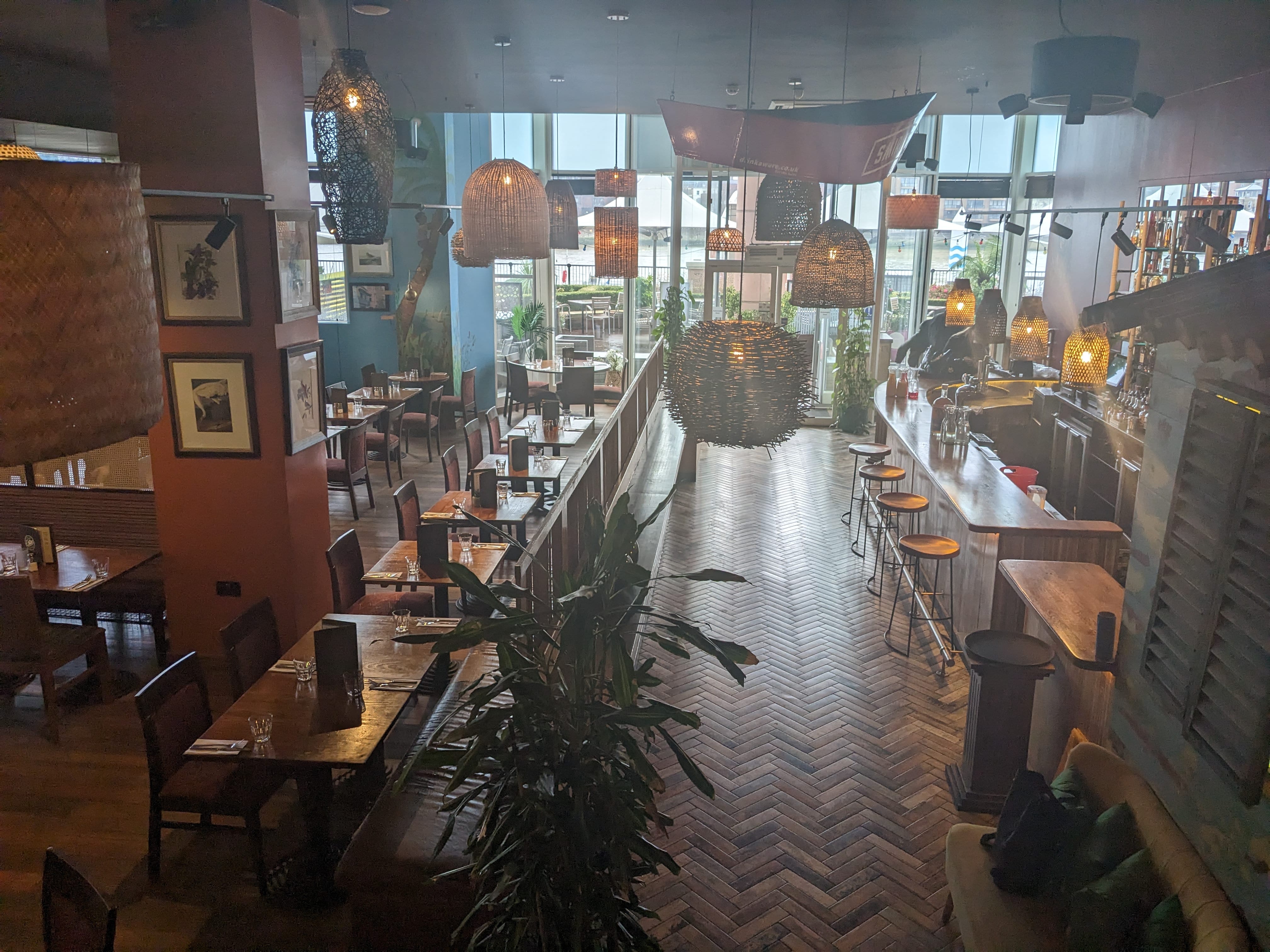 Cottons Vauxhall - Semi-Private 4